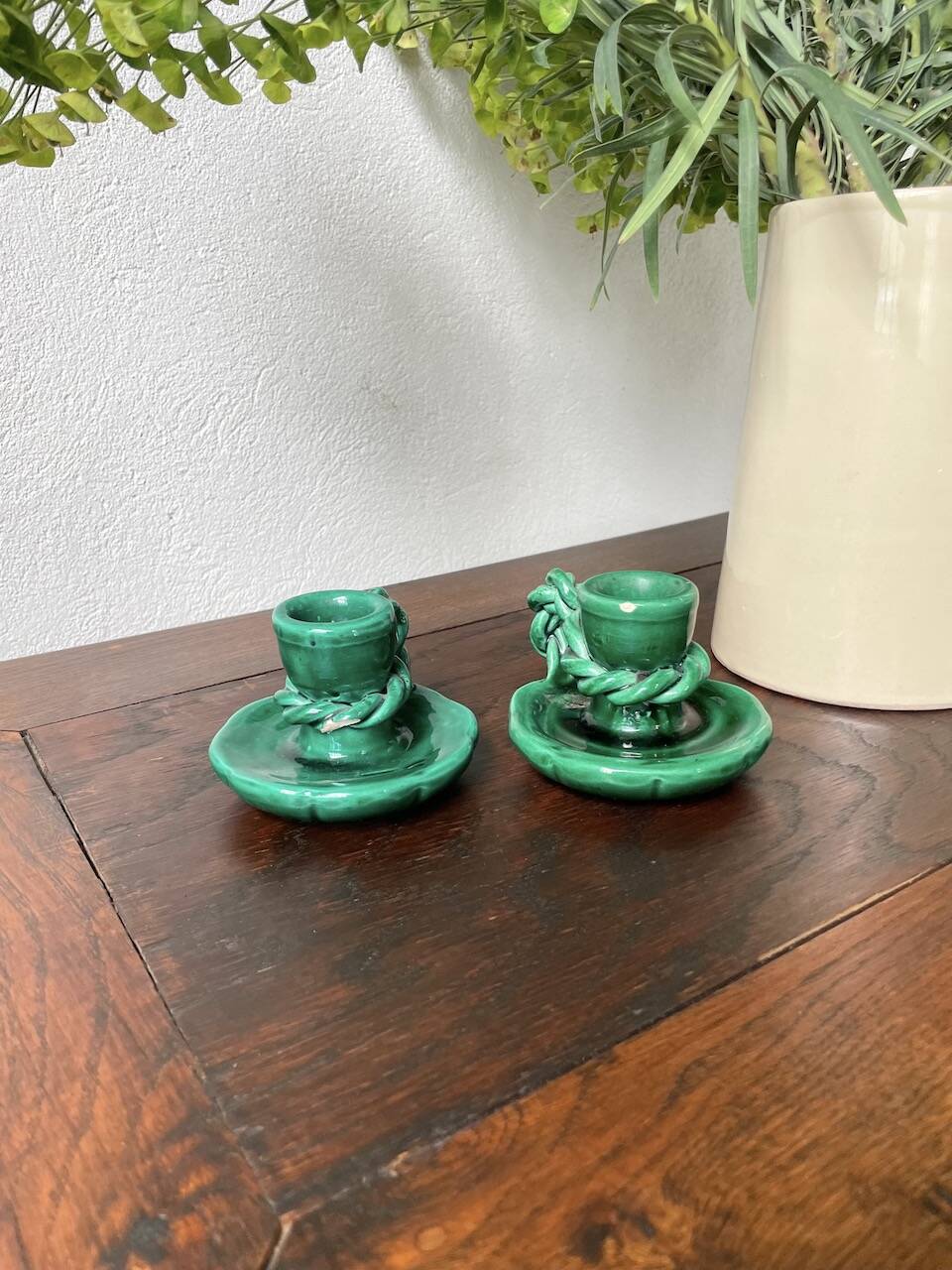 Paire de bougeoirs à main céramique verte