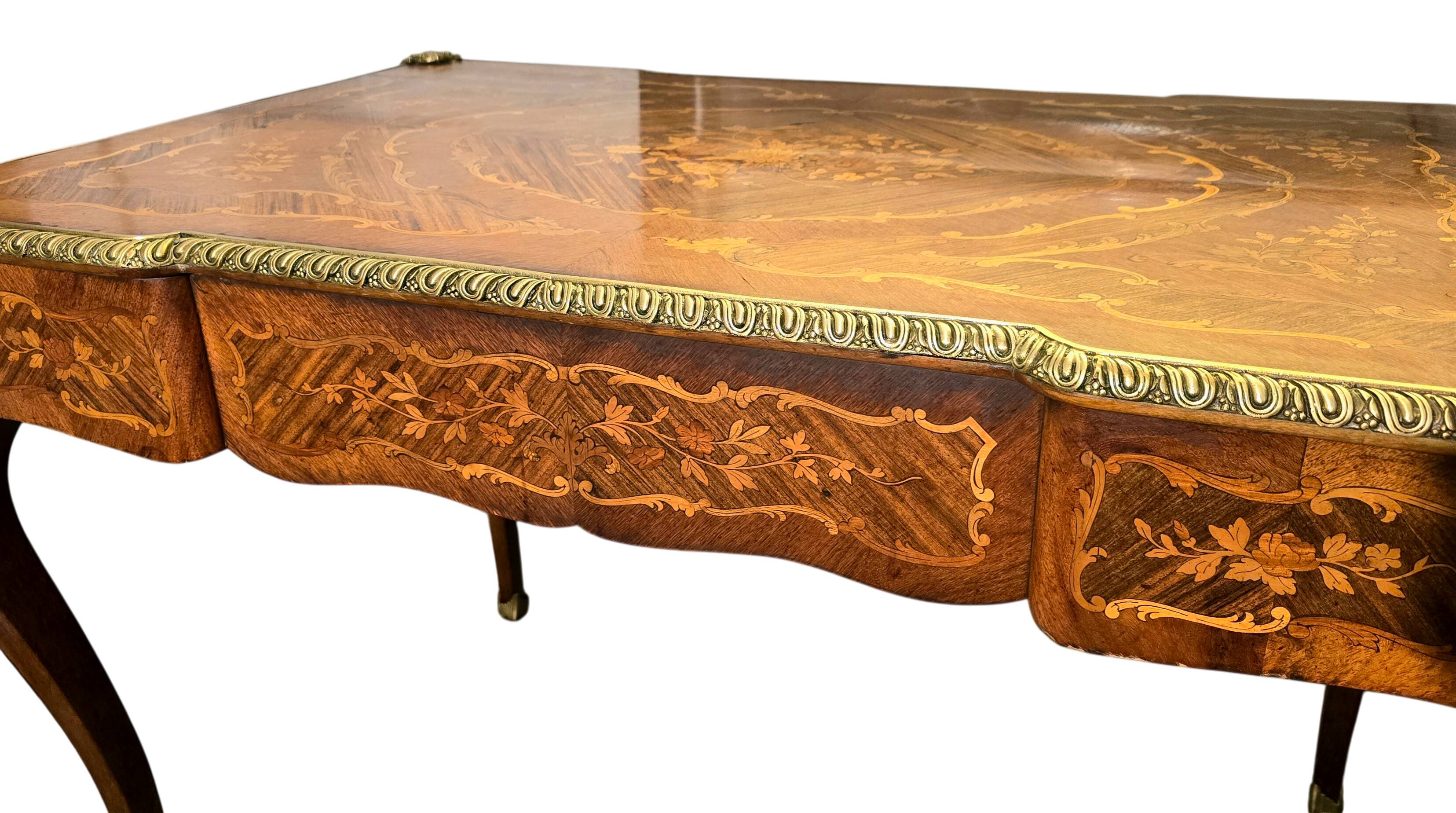 Louis XV style flat desk in marquetry - 20th century work