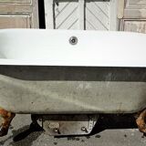 Cast iron bathtub, two rounded ends, 1900