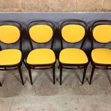 Thonet 215 en bois courbé jaune, récemment retapissé