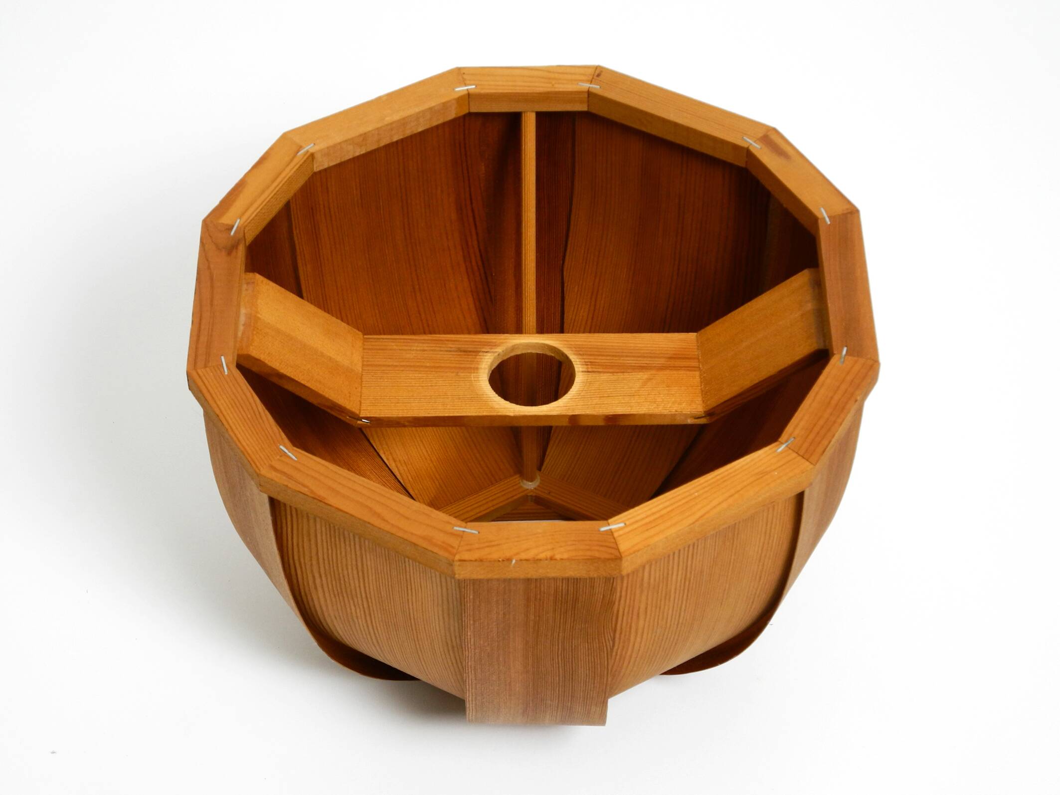 1970s Swedish pine bent veneer table lamp by GB Solbackens Svarveri