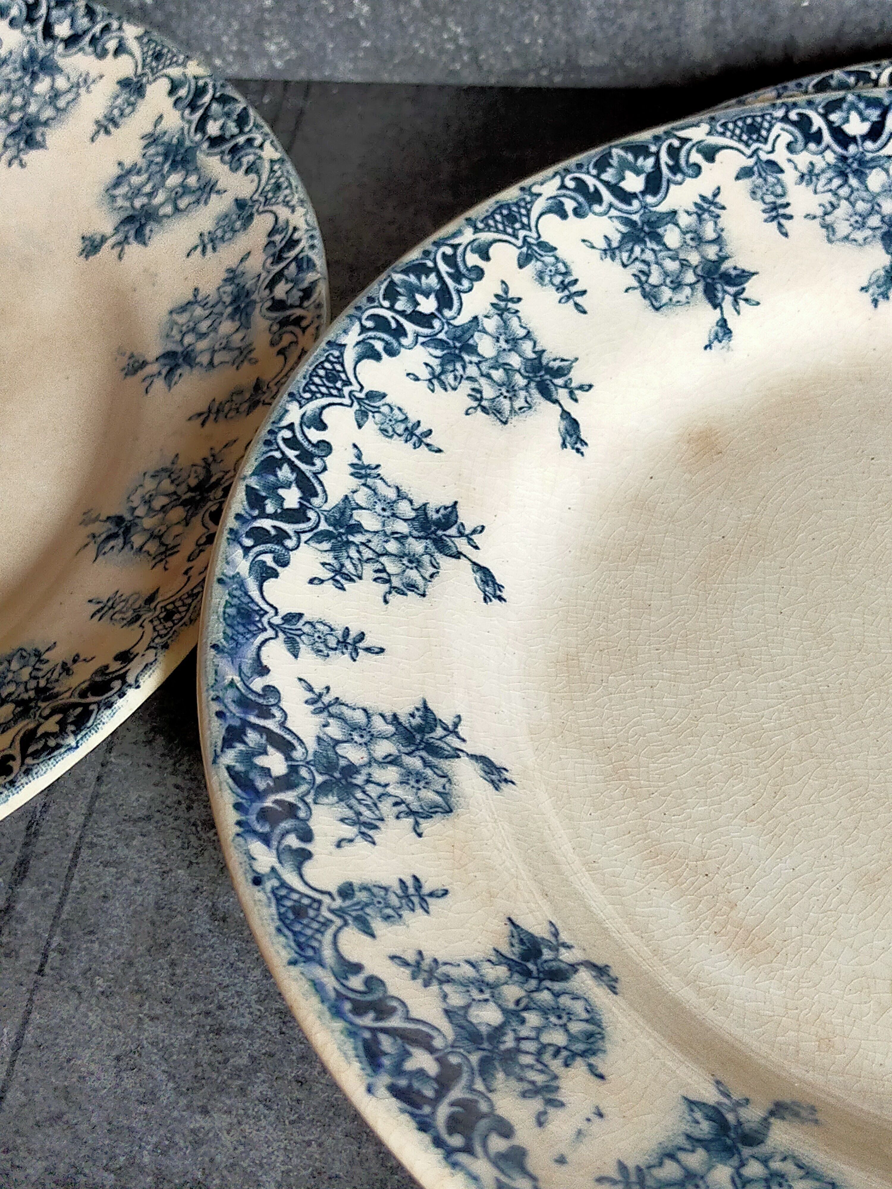 Three iron earth plates at the end of the 19th service "Primevère"