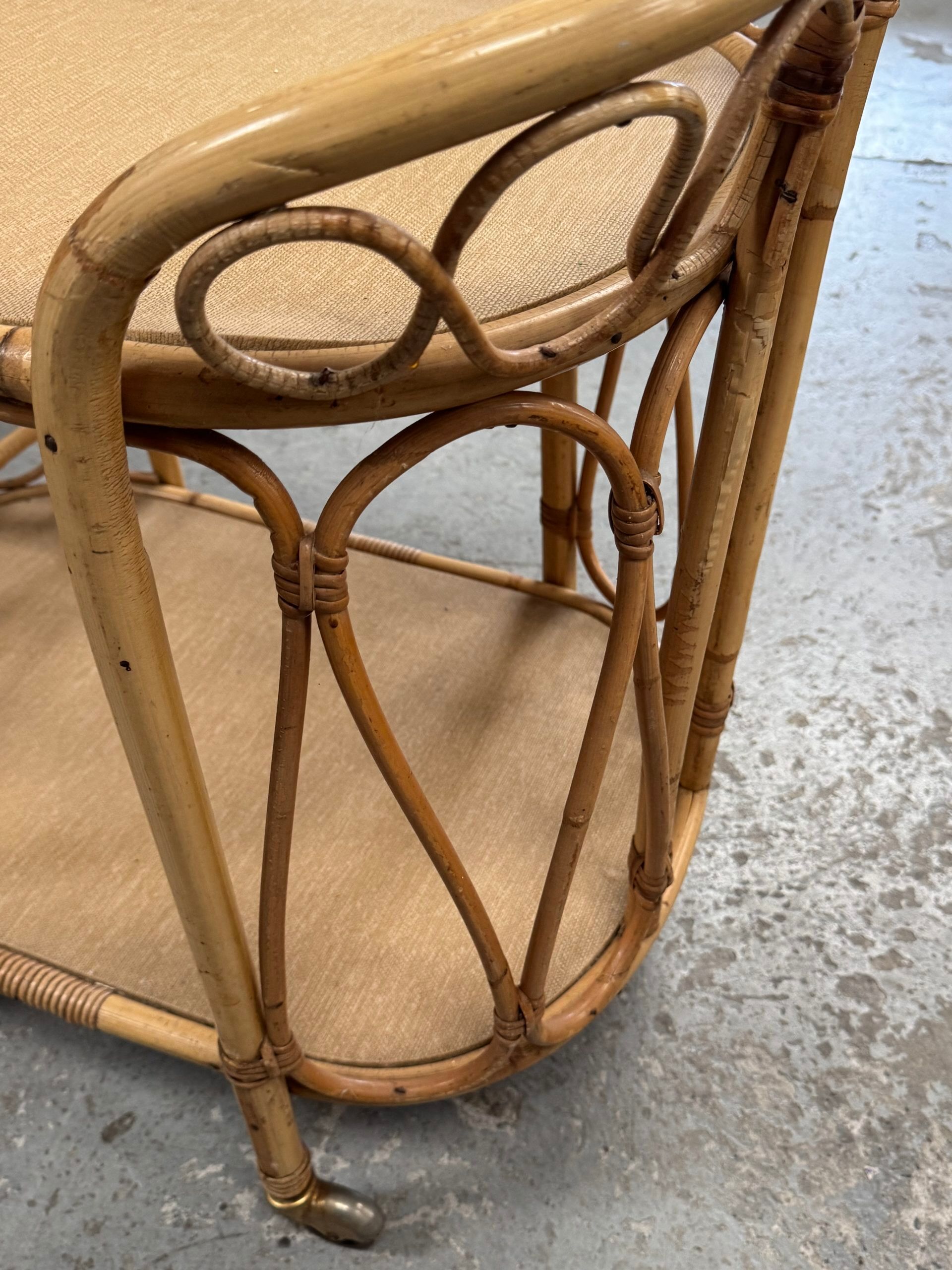 Rattan dessert table