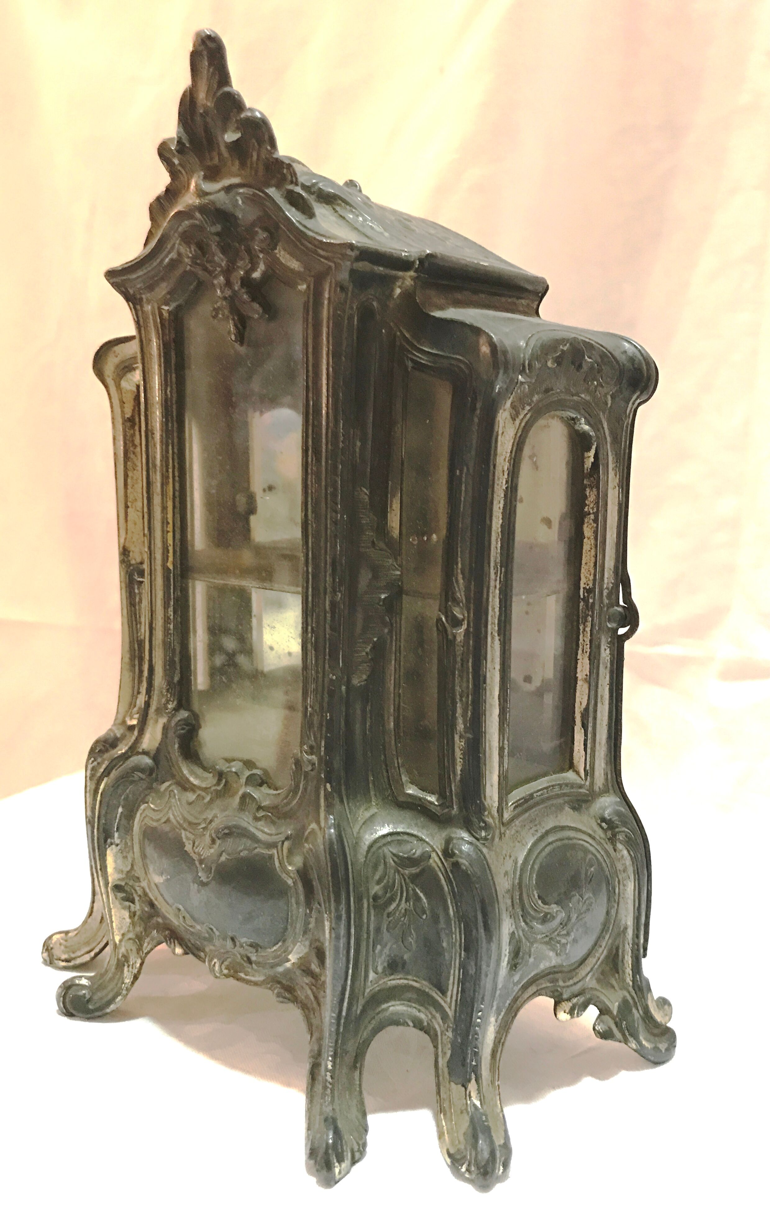 Jewel window in regulation