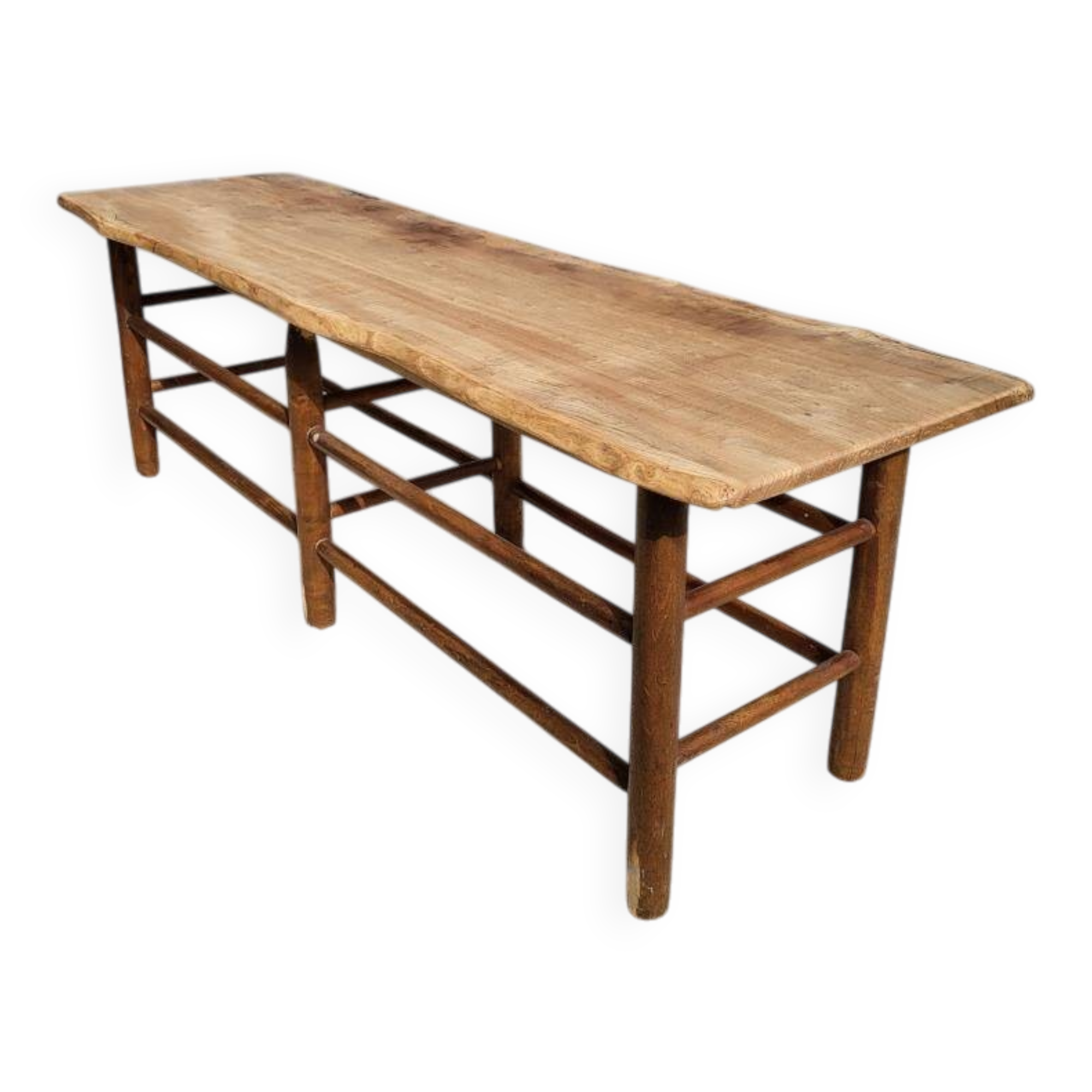 Farmhouse bench-table with a natural feel