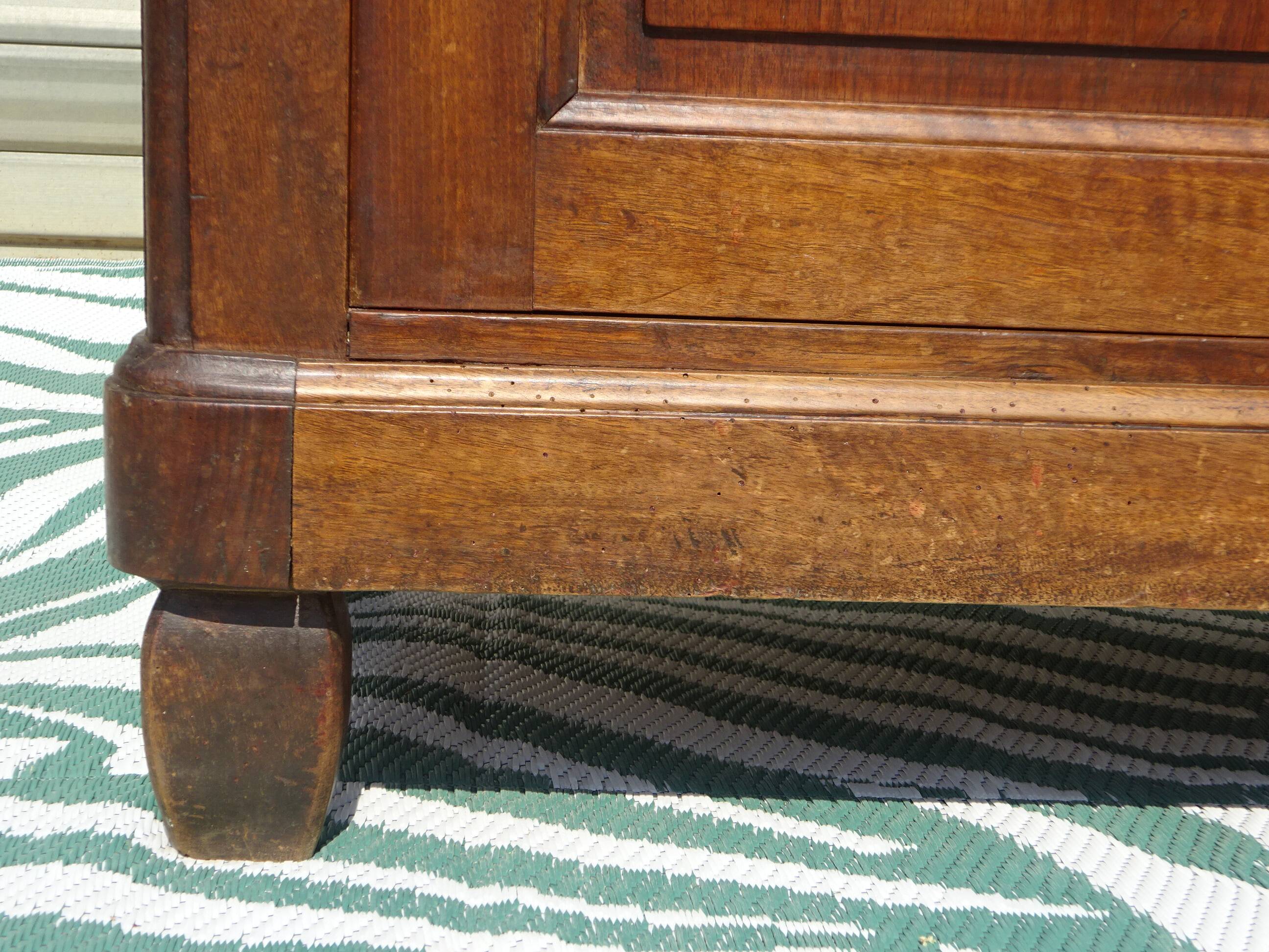 Buffet de cuisine, vaisselier ancien en noyer