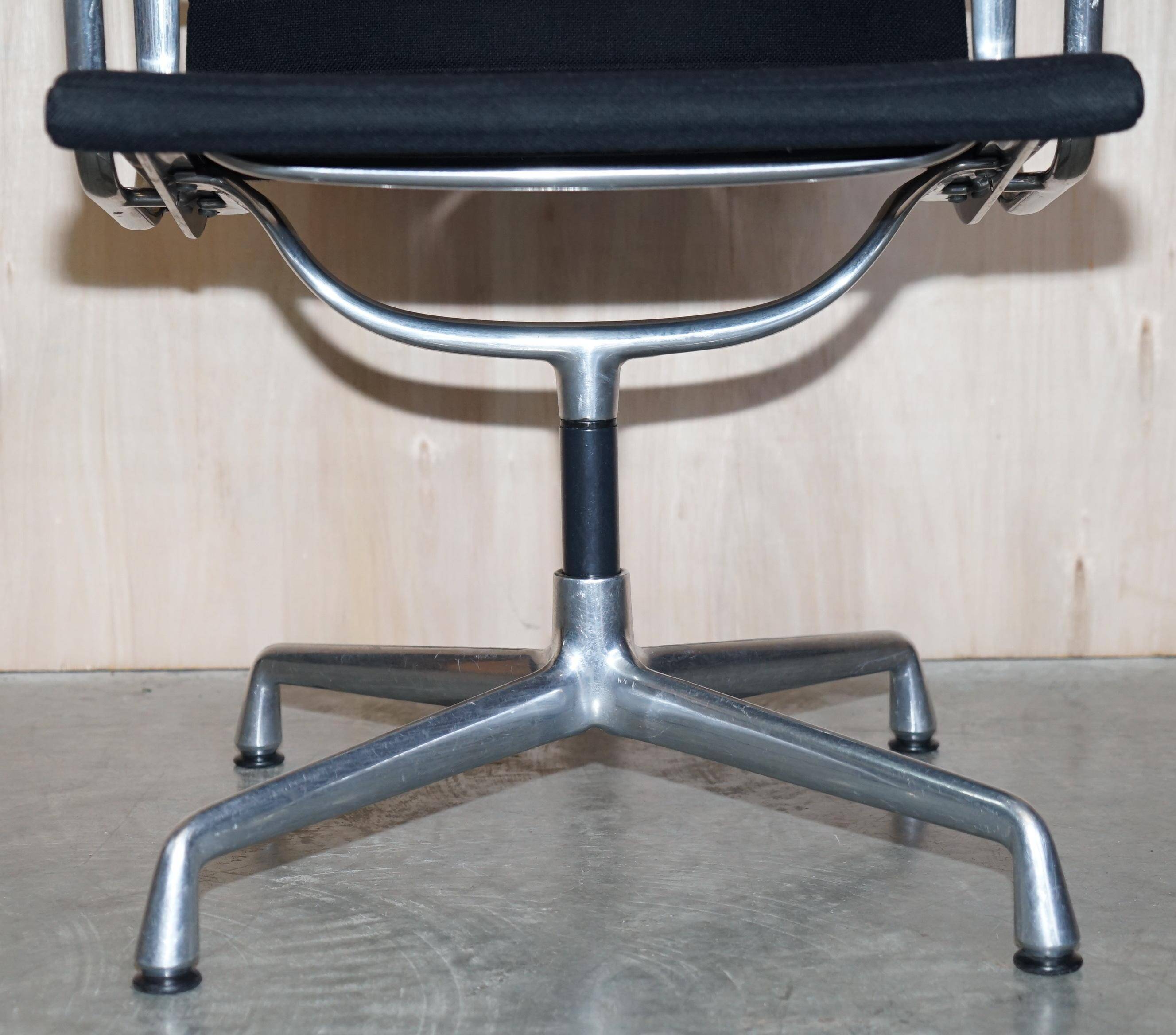 Hopsak swivel office chair Charles & Ray Eames Vitra EA108