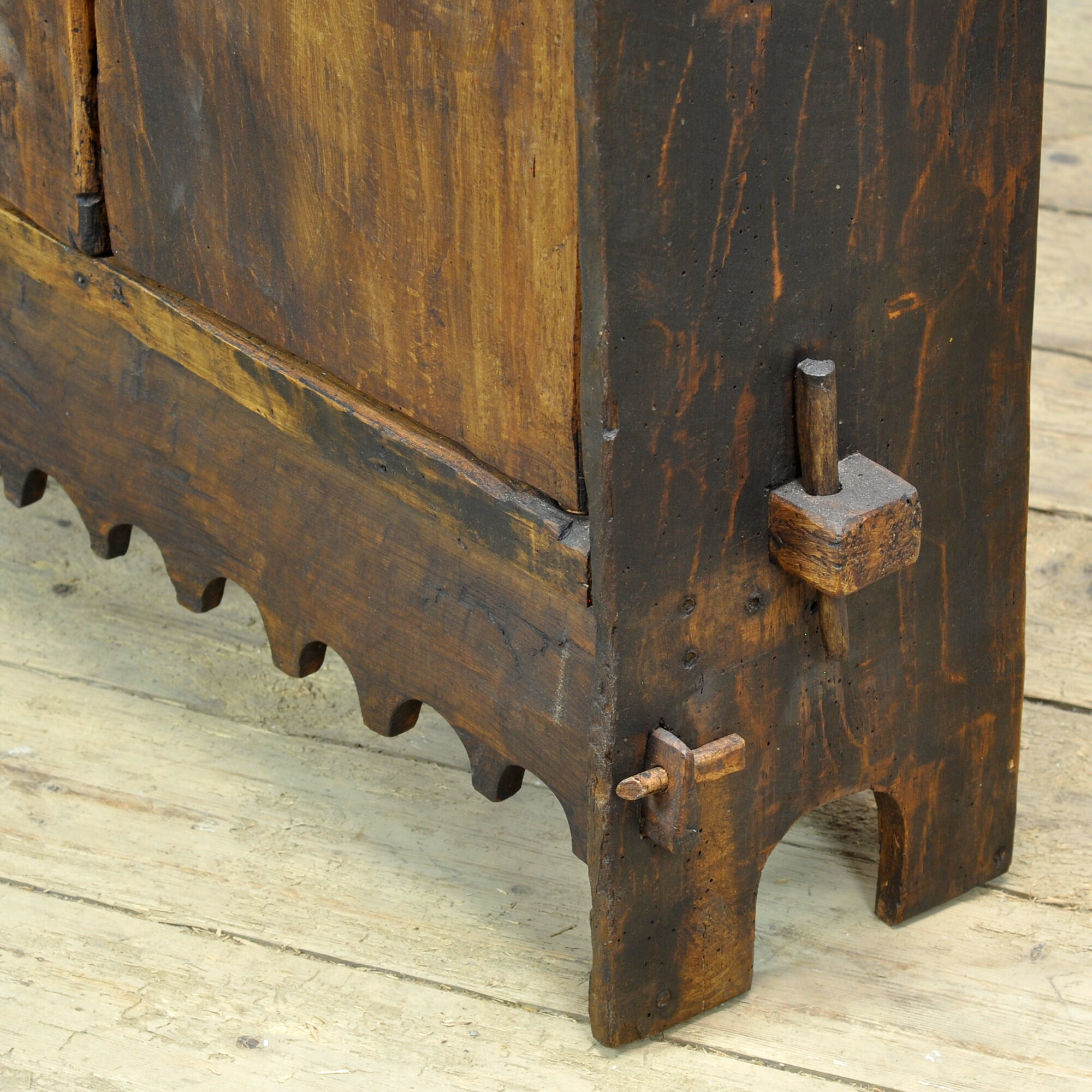 Pine folk art cabinet, circa 1920