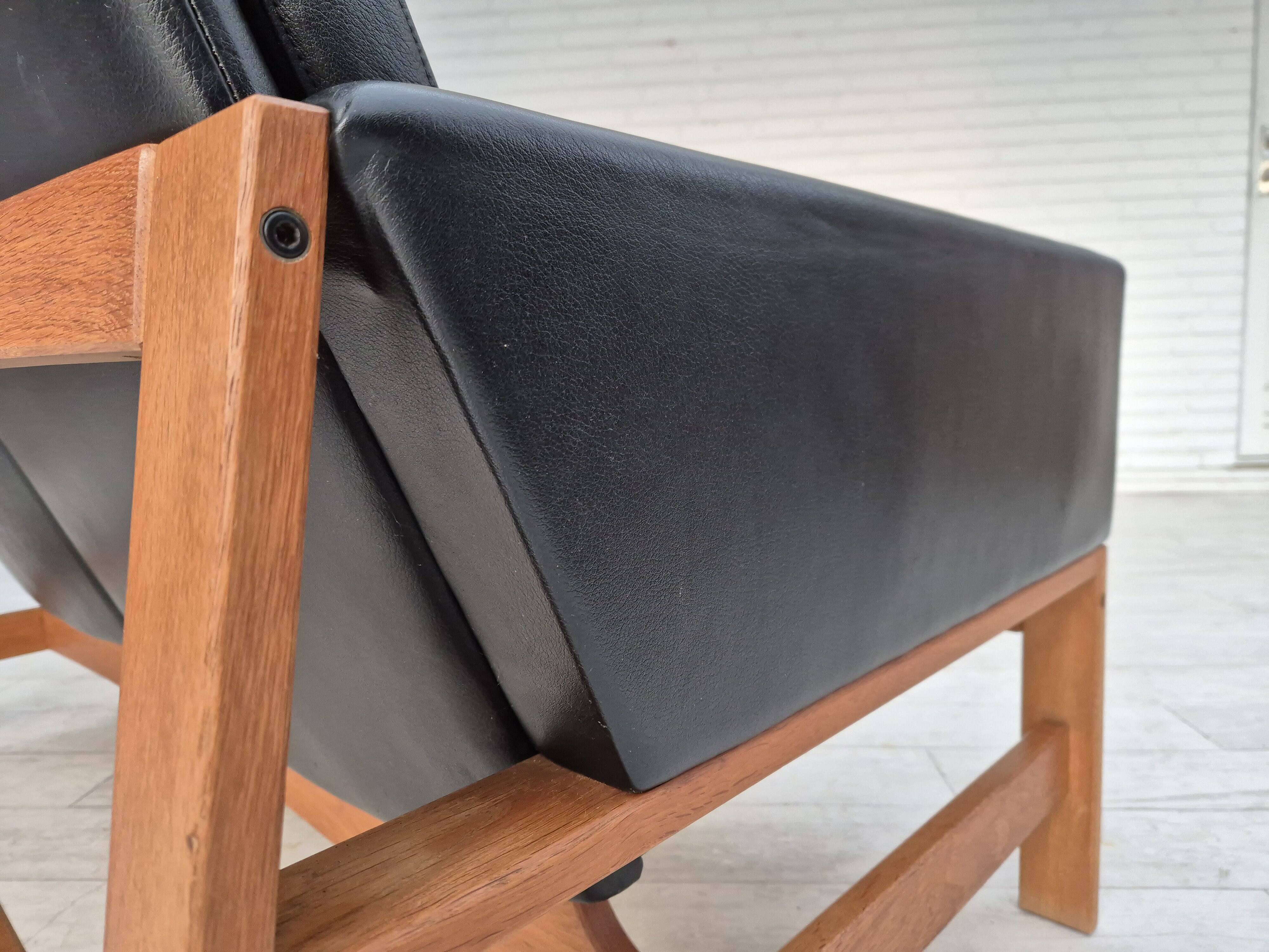 1960s, Danish 2-seater sofa in original condition, furniture leather, solid oak wood.