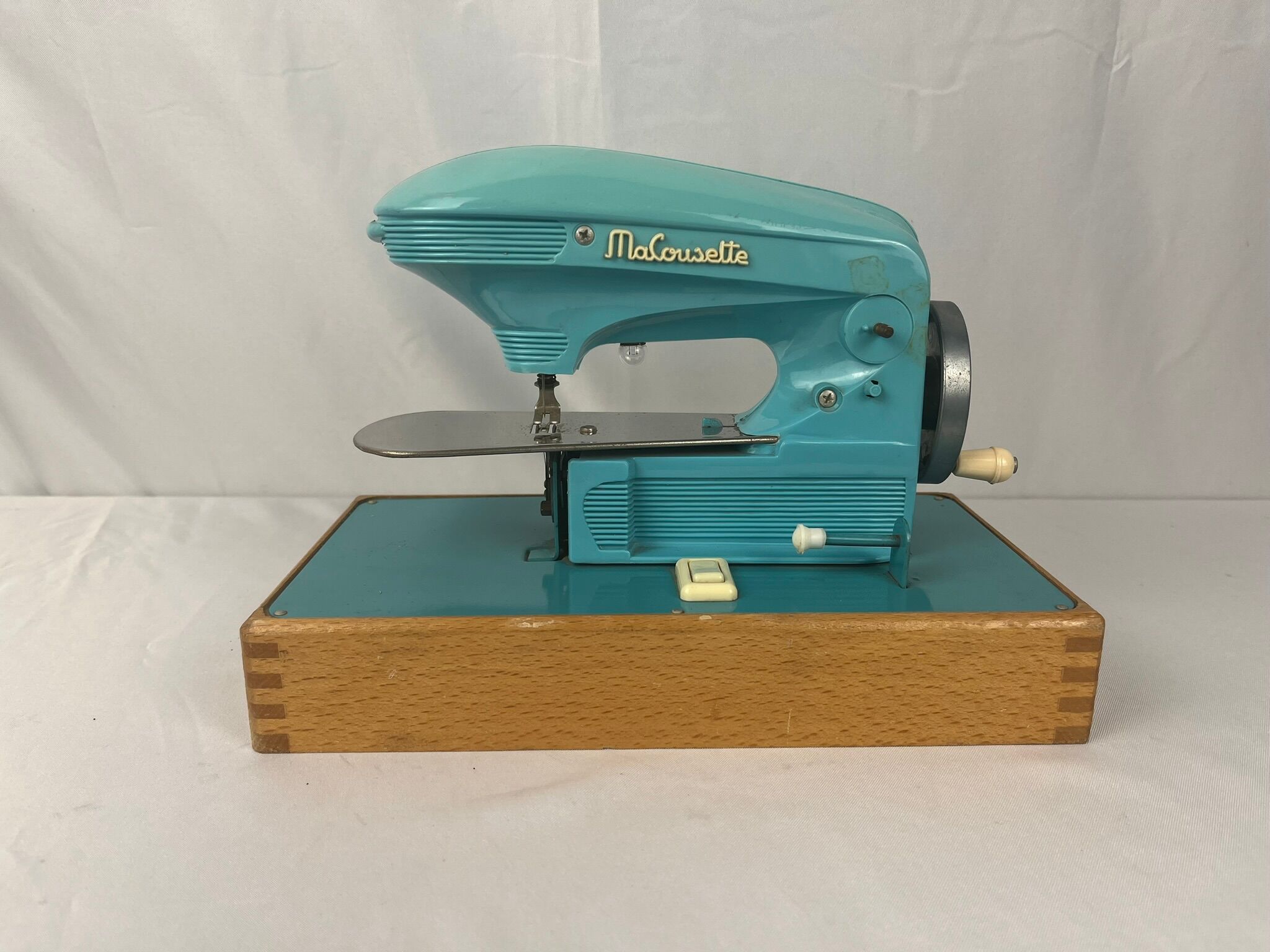 Sewing machine Ma Cousette circa 1960