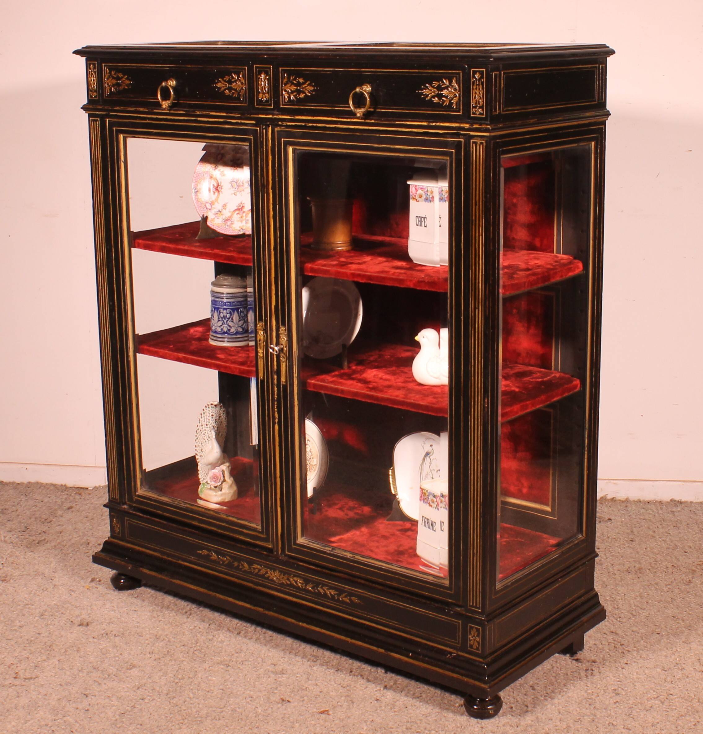 Napoleon III period collector's display cabinet