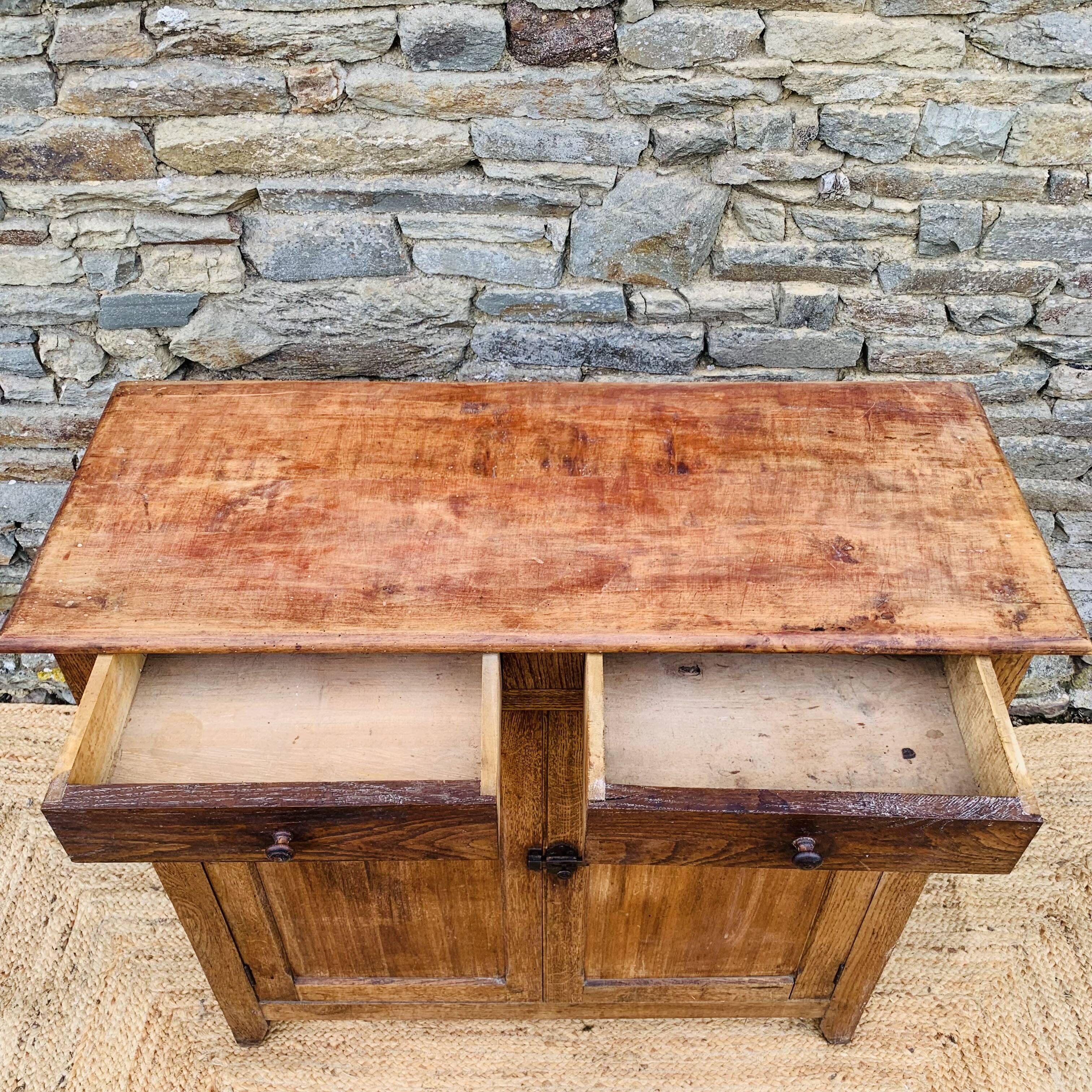 Buffet parisien marron