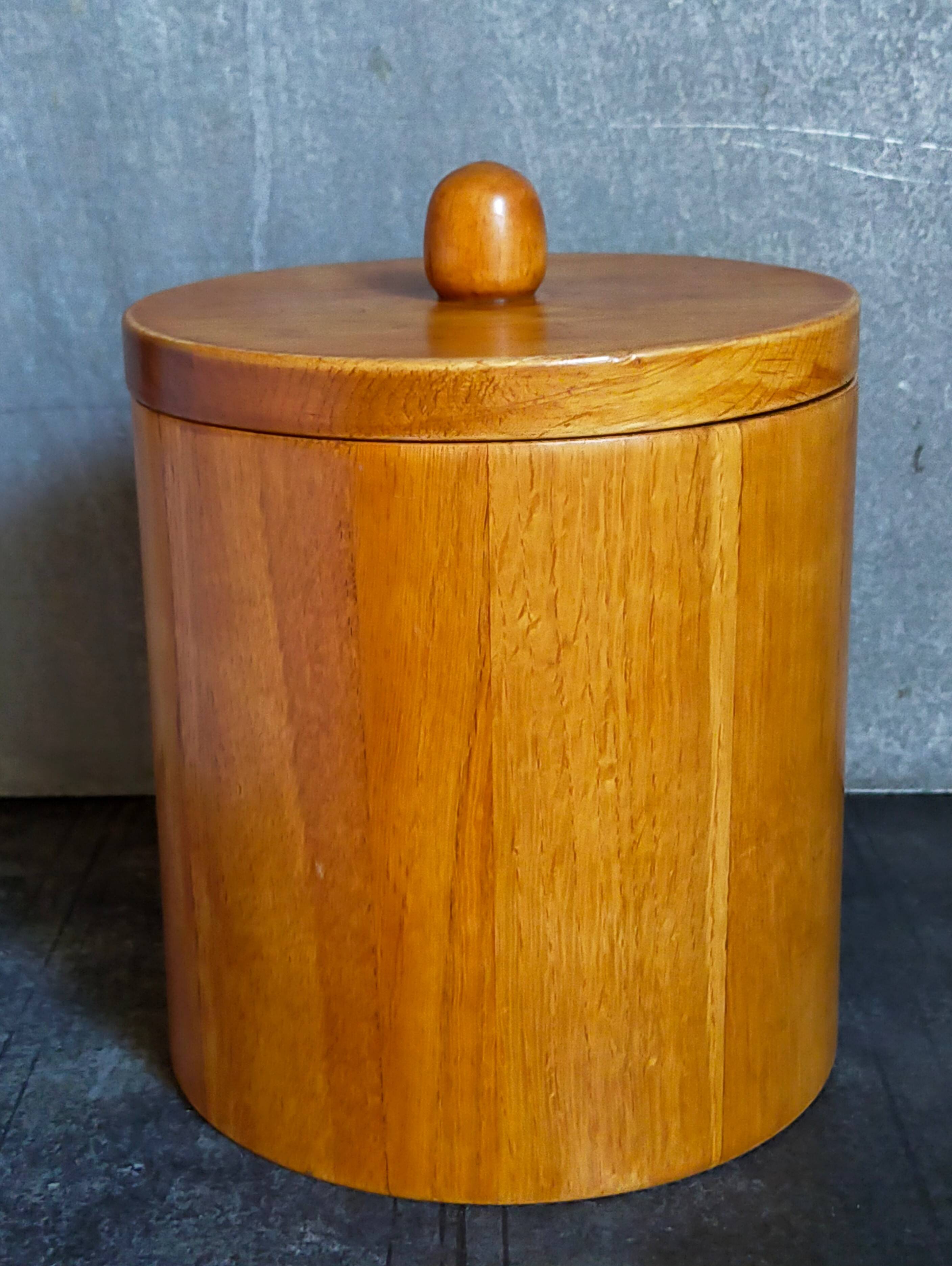 Vintage varnished solid blond wood box