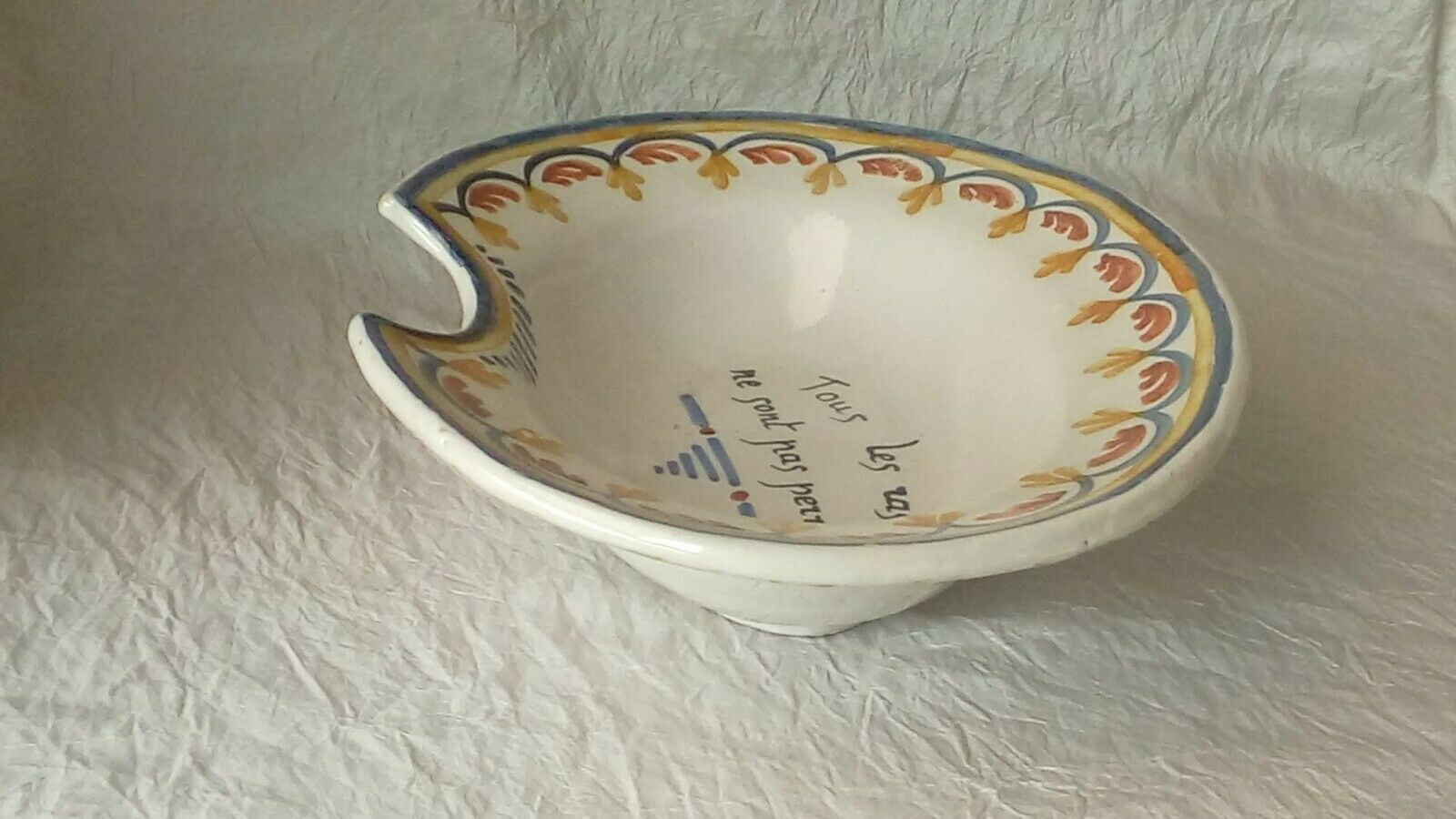 BEARD DISH BARBER IN FAIENCE NEVERS OR LA ROCHELLE 20 EME