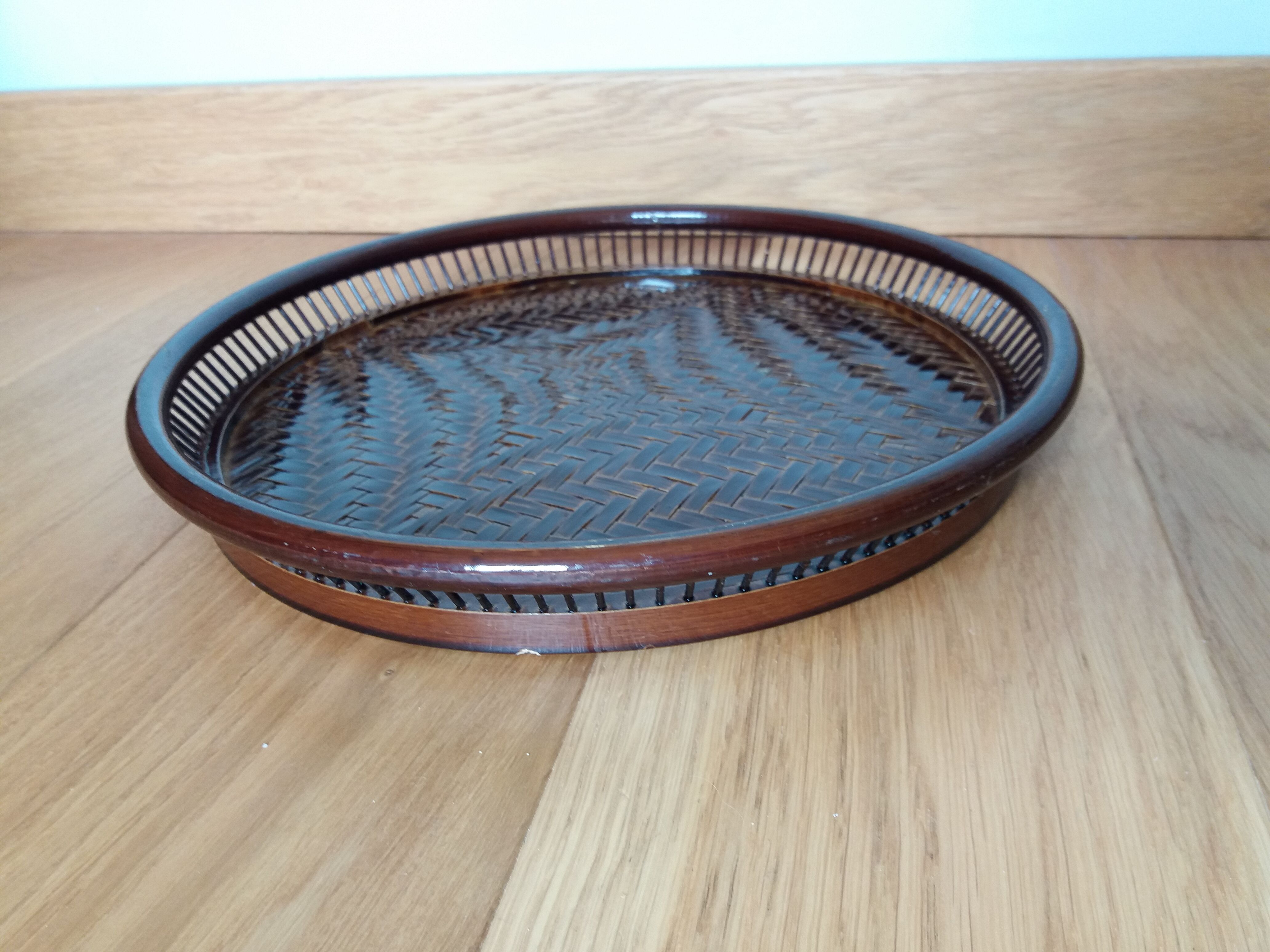 Round braided bamboo top