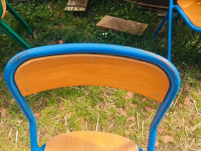 Lot de 10 chaises écoles des années '70, 5 bleus et 5 vert