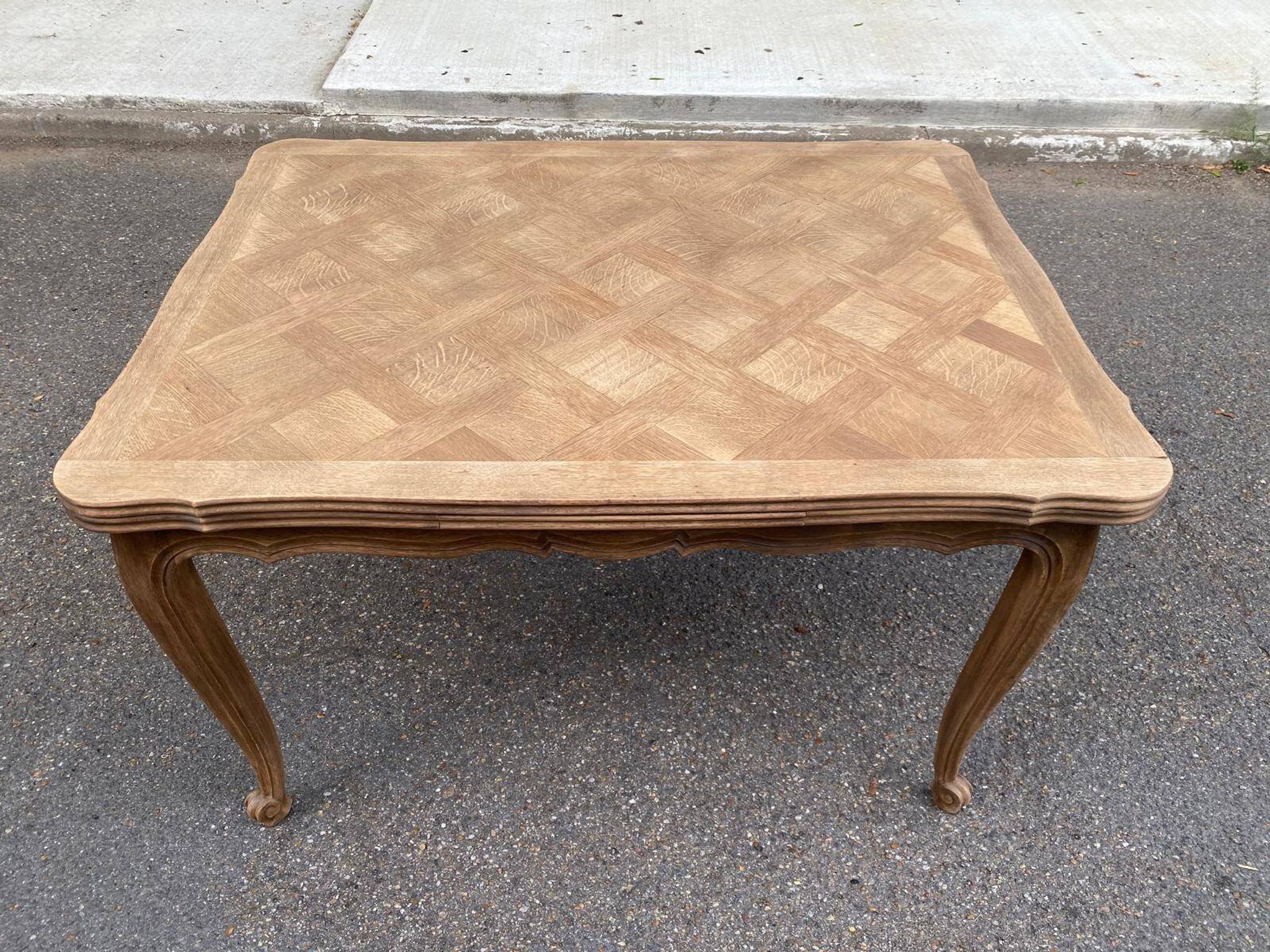 Table à manger Louis XV extensible XVIIIème rénovée en chêne massif 200