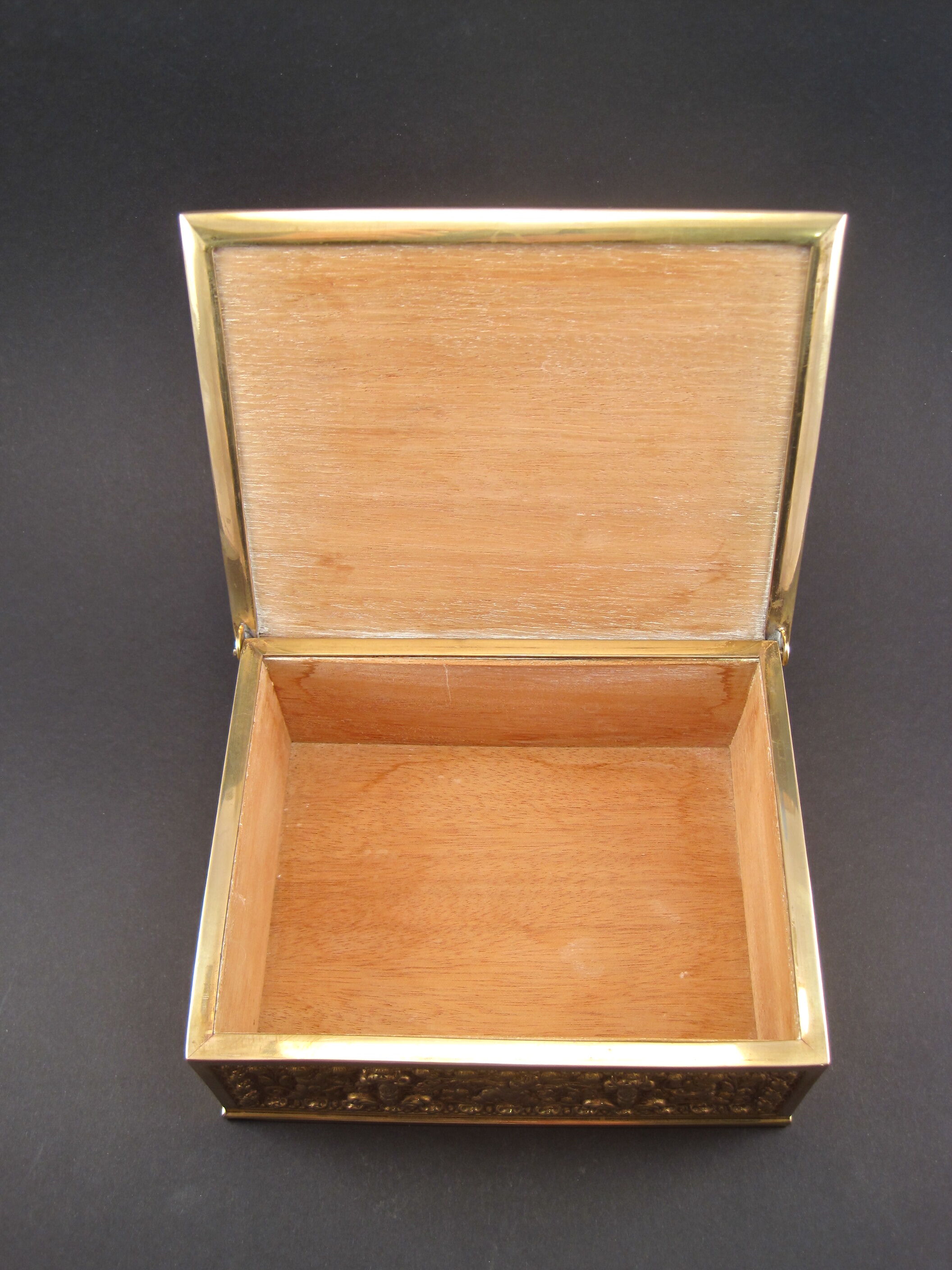 Golden brass cigar box manufactured by Erhard & Söhne around 1920