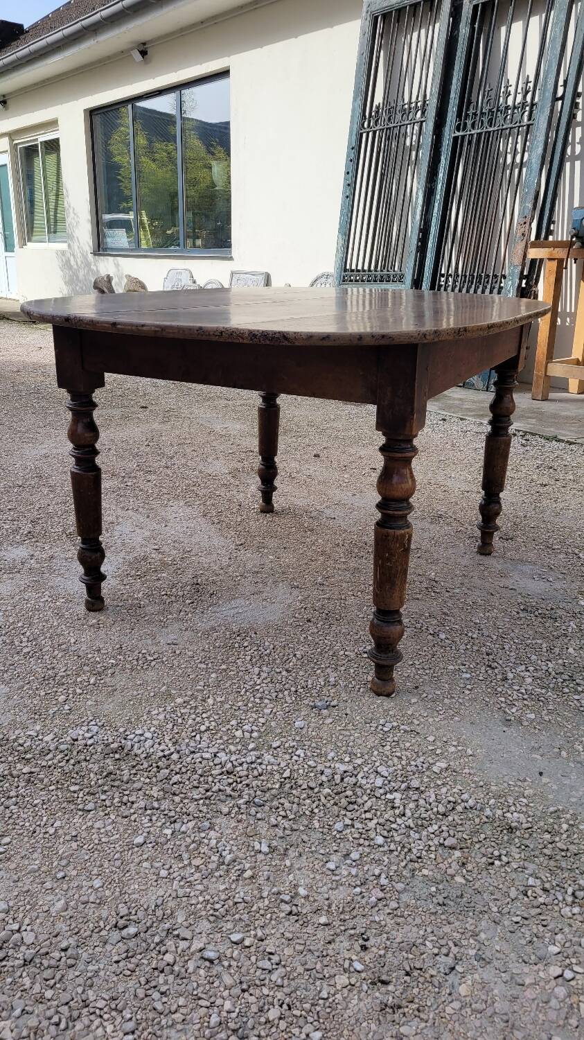 Oval Burgundy Farm Table in solid oak 19th
