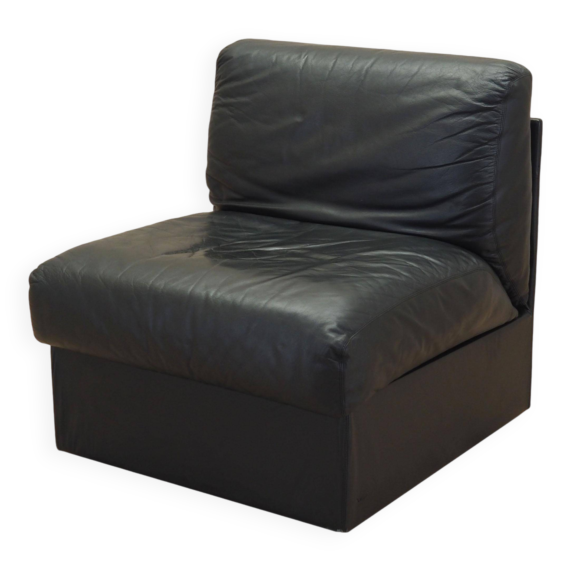 Black leather pouf/armchair, Italian design, 1960s, made in Italy.