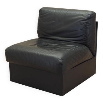 Black leather pouffe/armchair, Italian design, 1960s, production: Italy