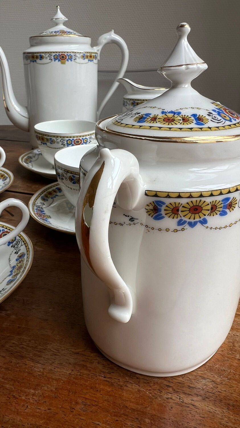Ancien service à café en porcelaine de Limoges – années 1920