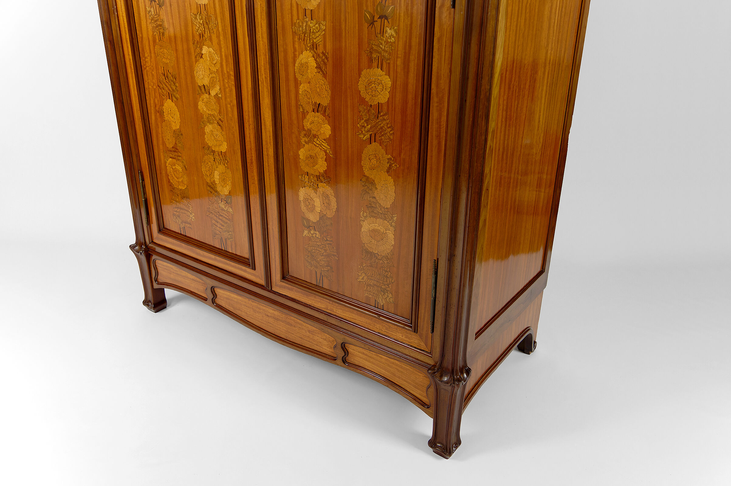 Mahogany inlaid Art Nouveau cabinet, France, circa 1900