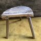 Tabouret tripode de traite patine vieilli