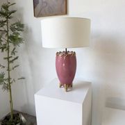 Lampe de table céramique rose et or tripode