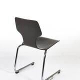 Serie of 6 vintage stackable chairs Pagholz