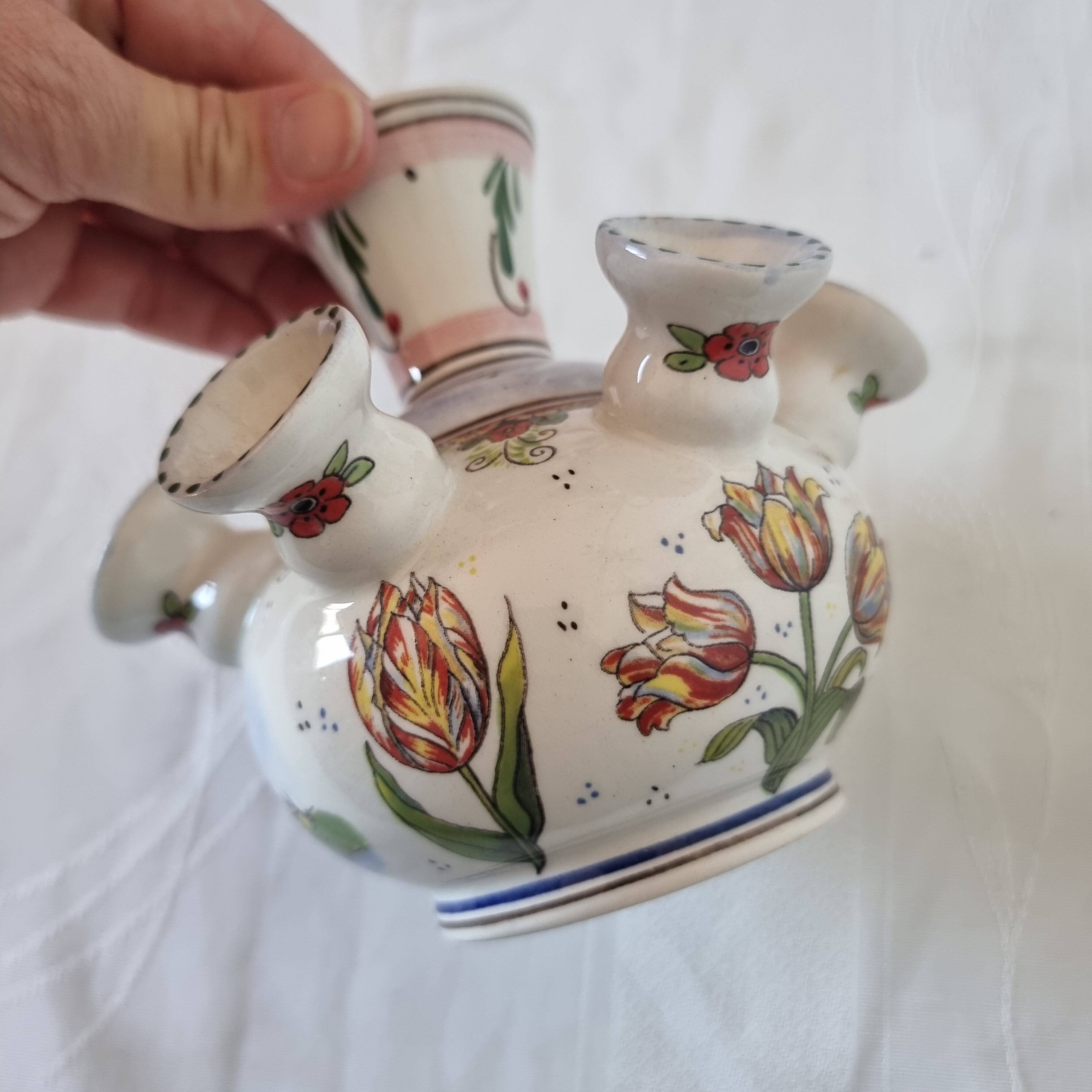 Beautiful Delft porcelain flower vase, hand painted or pitted