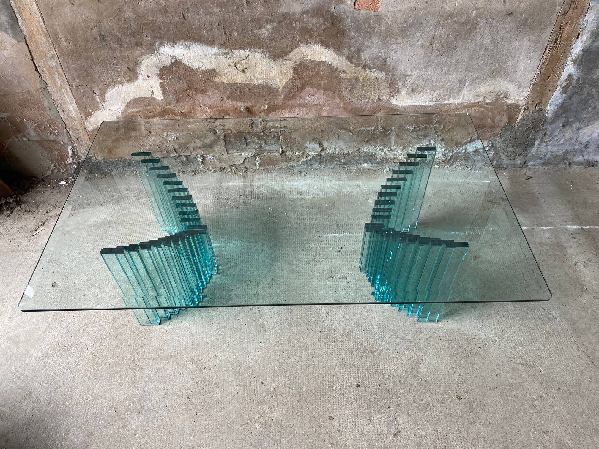 Table basse en verre teinté bleu an80