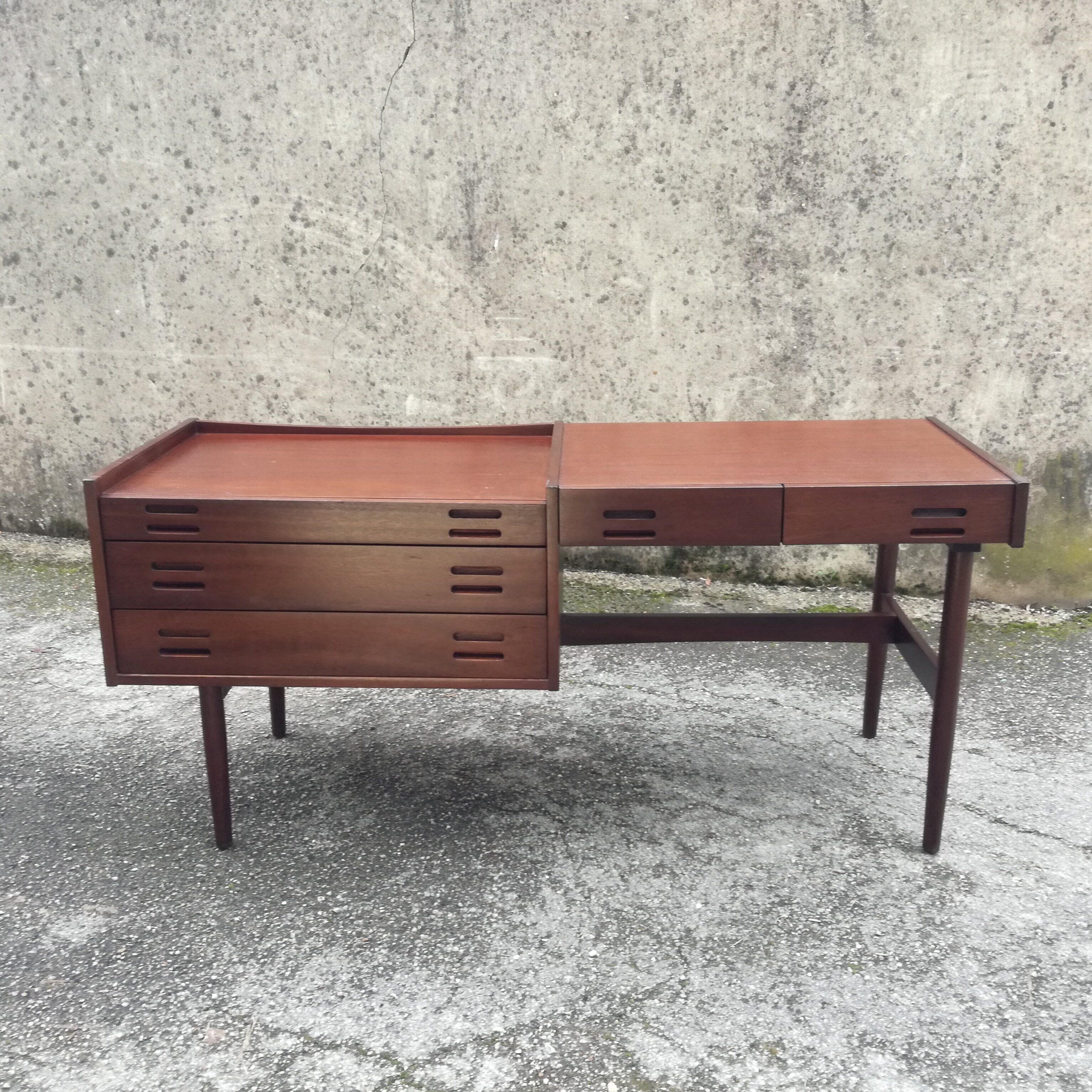 Midcentury desk with box and mahogany finish L166