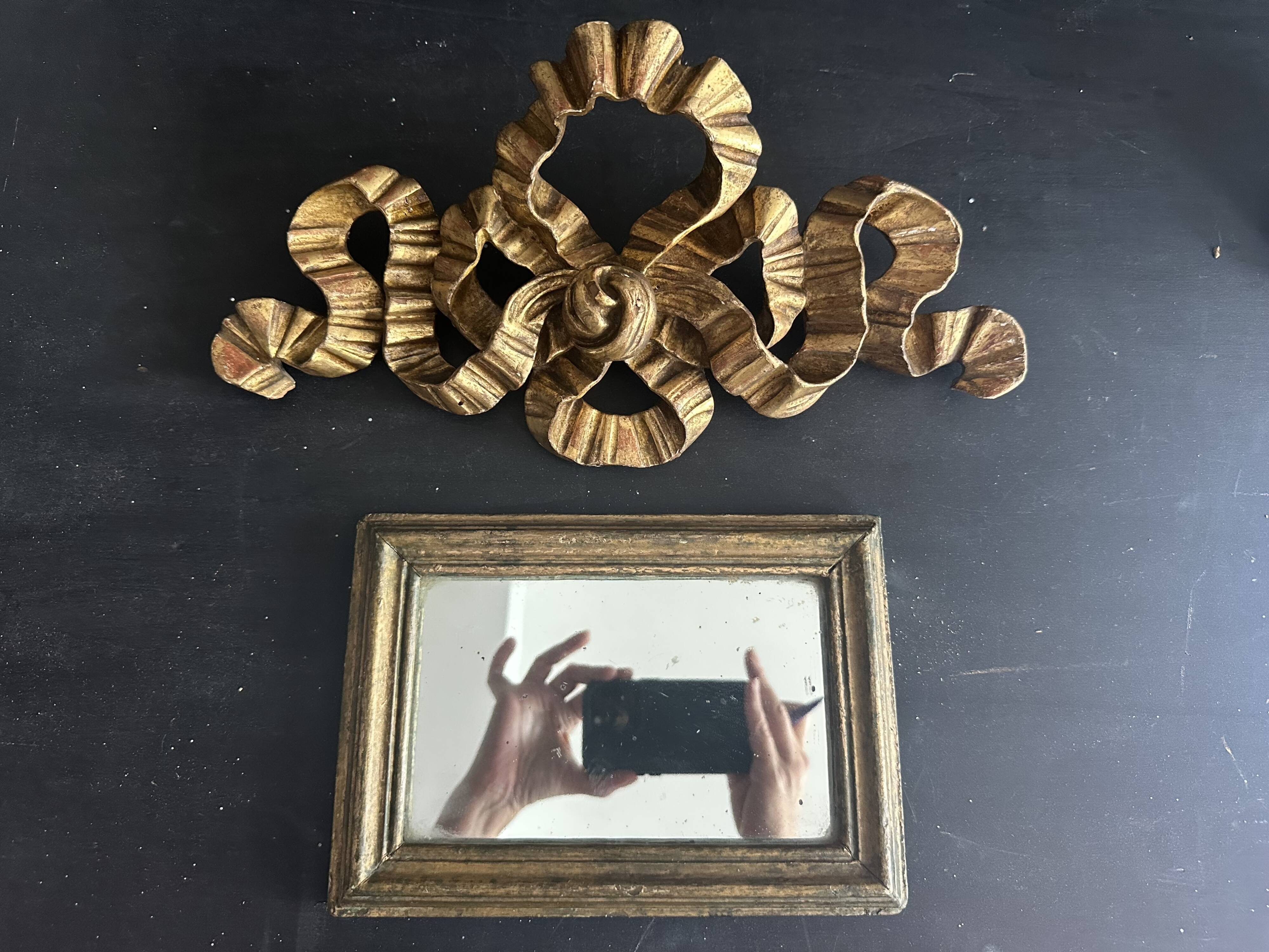 Ancient carved wooden fronton, Louis XVI bow, 19th century.