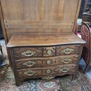 Eighteenth-century walnut commode