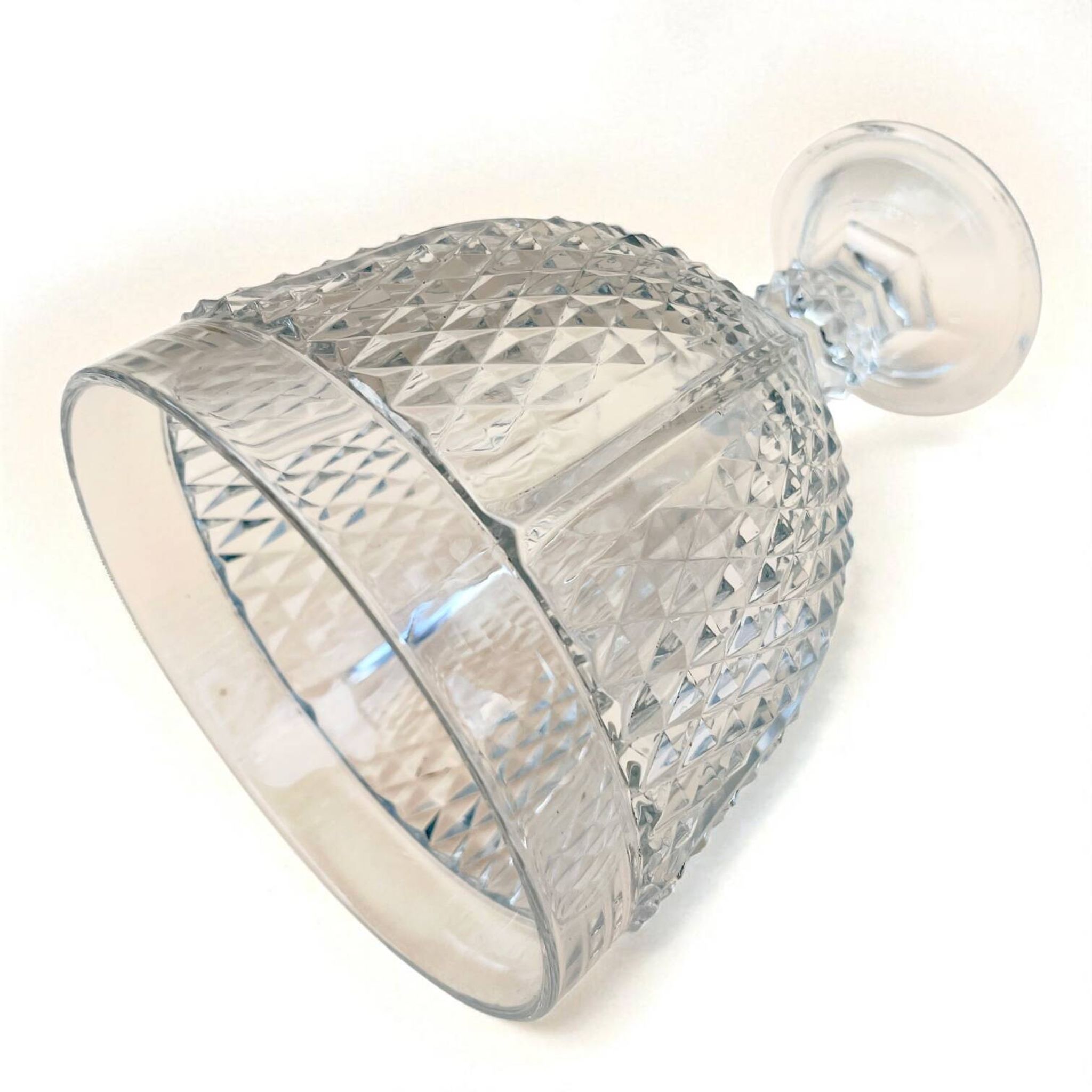 Large fruit bowl on foot in glass with diamond points, vintage 1970s