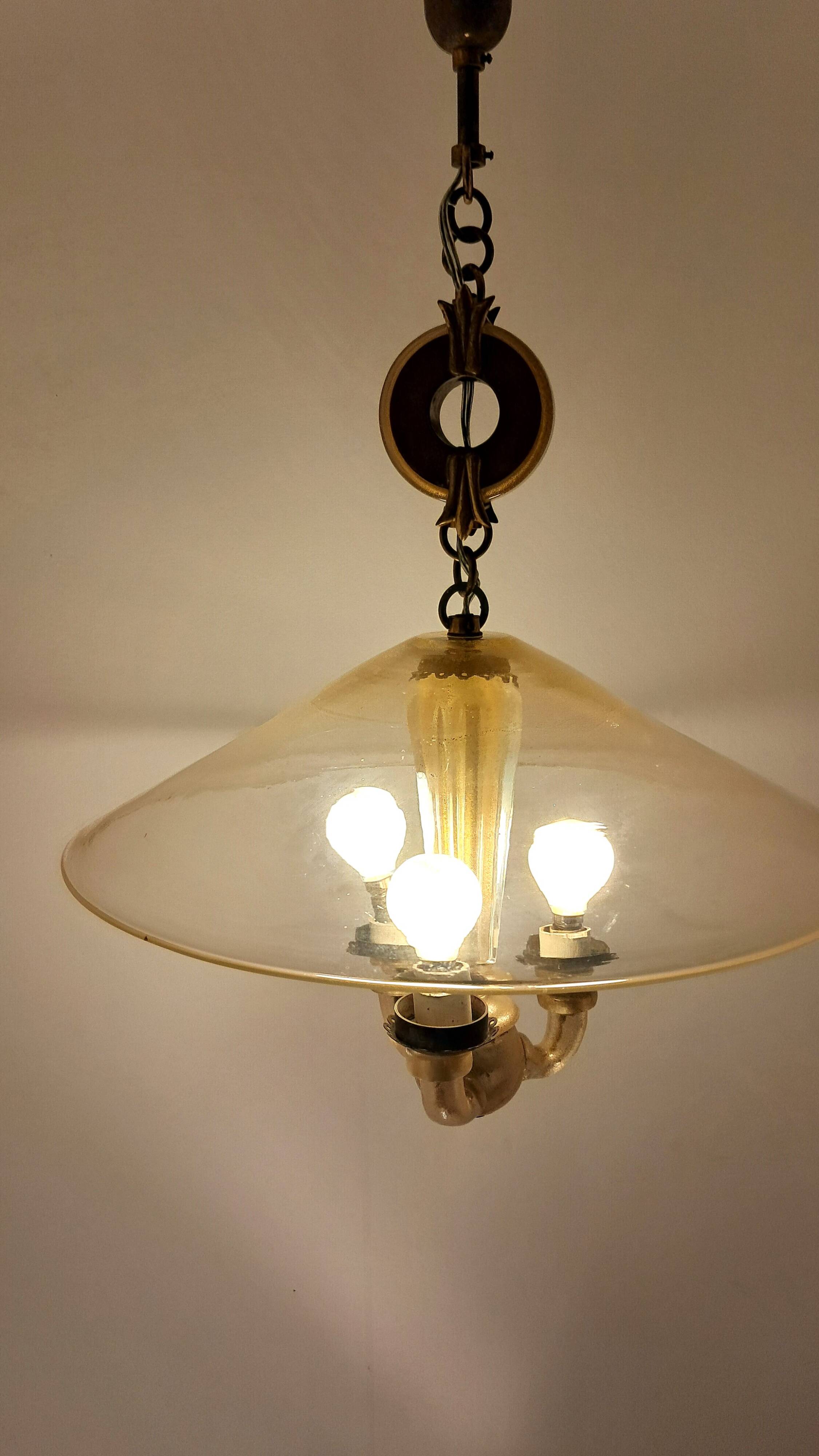 3-light chandelier in Murano glass and gilded brass, 1940.