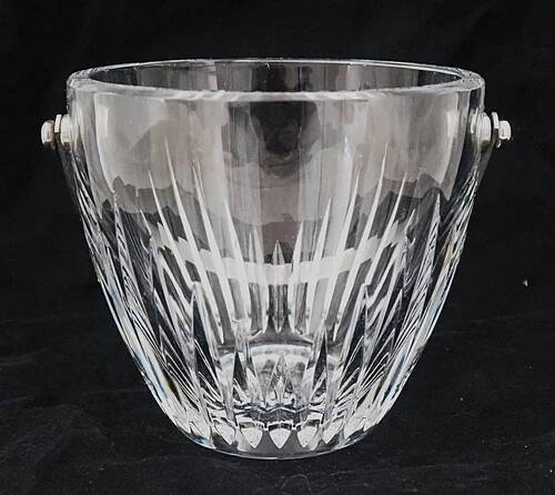 Baccarat Massena model, ice bucket, ice cubes, crystal, signed, excellent condition.