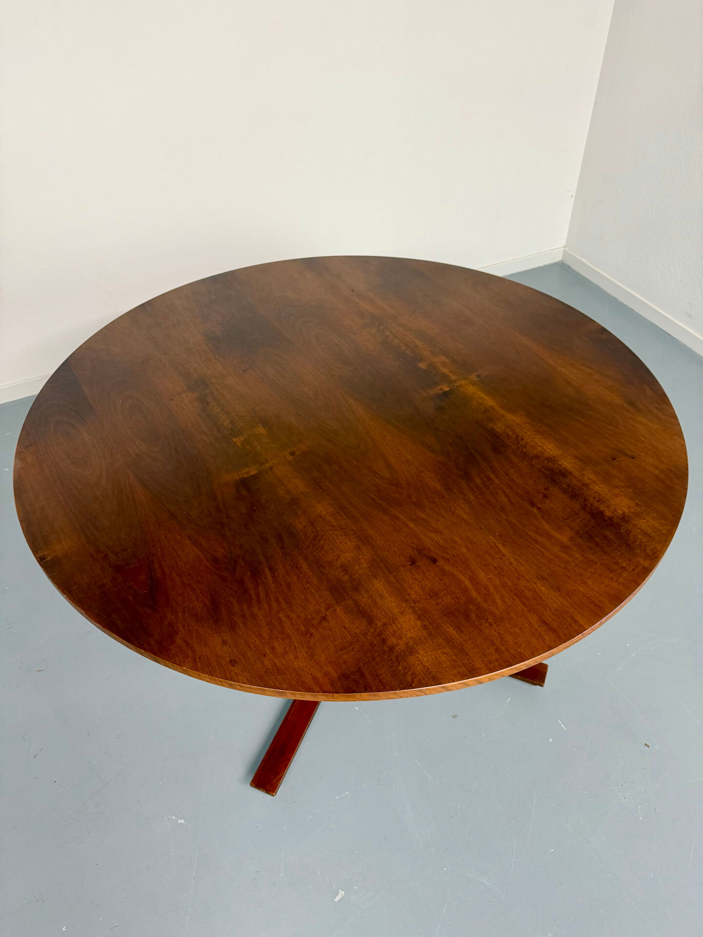 Table repas design Gianfranco Frattini pour Bernini model 522 année 60