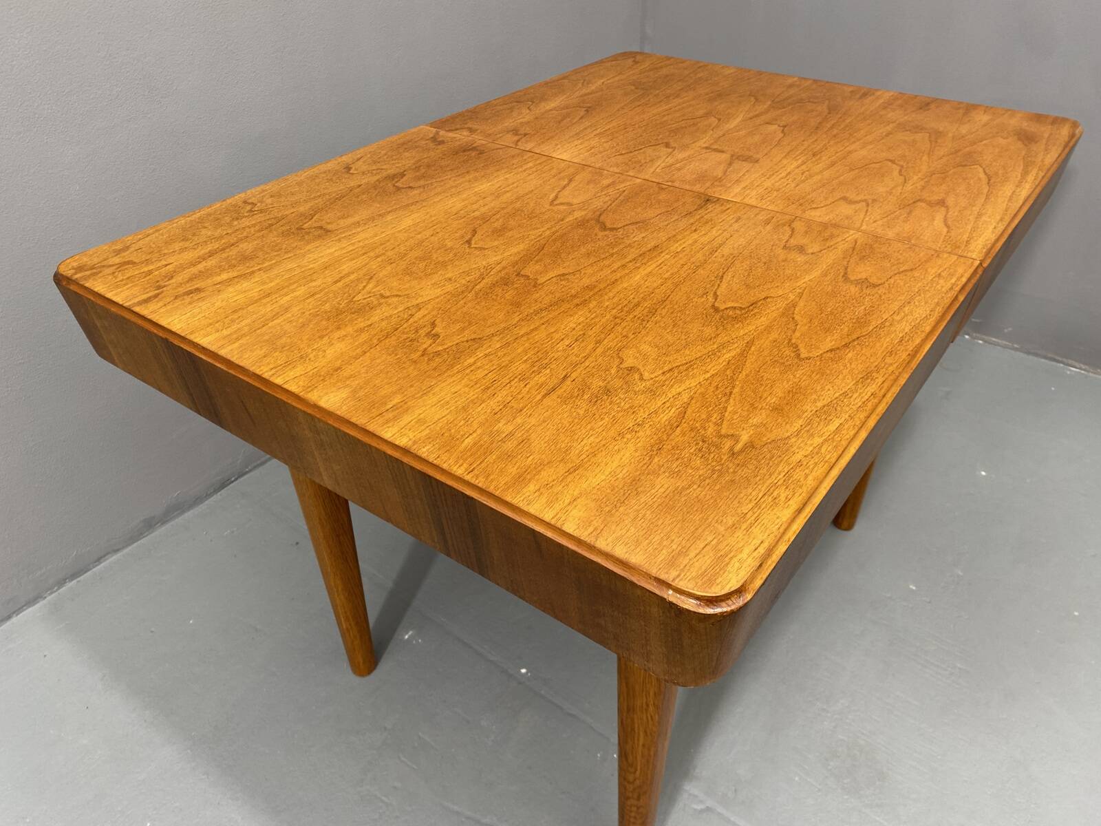 Table à manger réglable en noyer par Setona, années 1950, Tchécoslovaquie