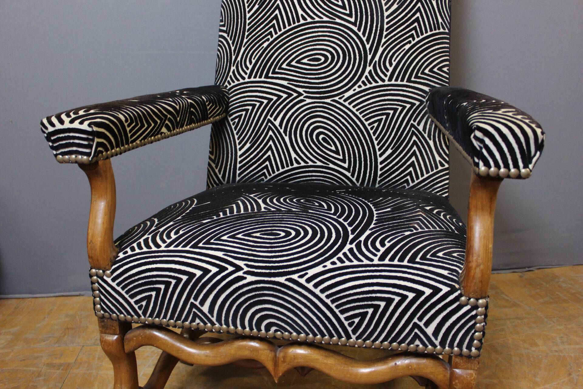 Louis XIV armchair in walnut, 18th century