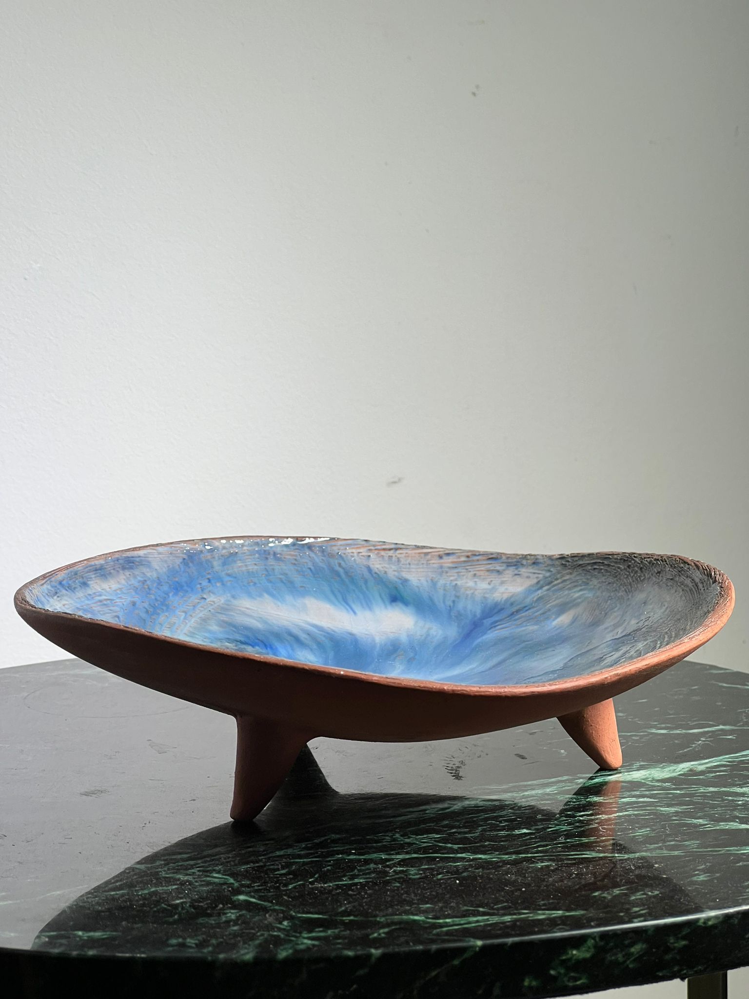 Coupe tripode en gres émaillé, céramique JS