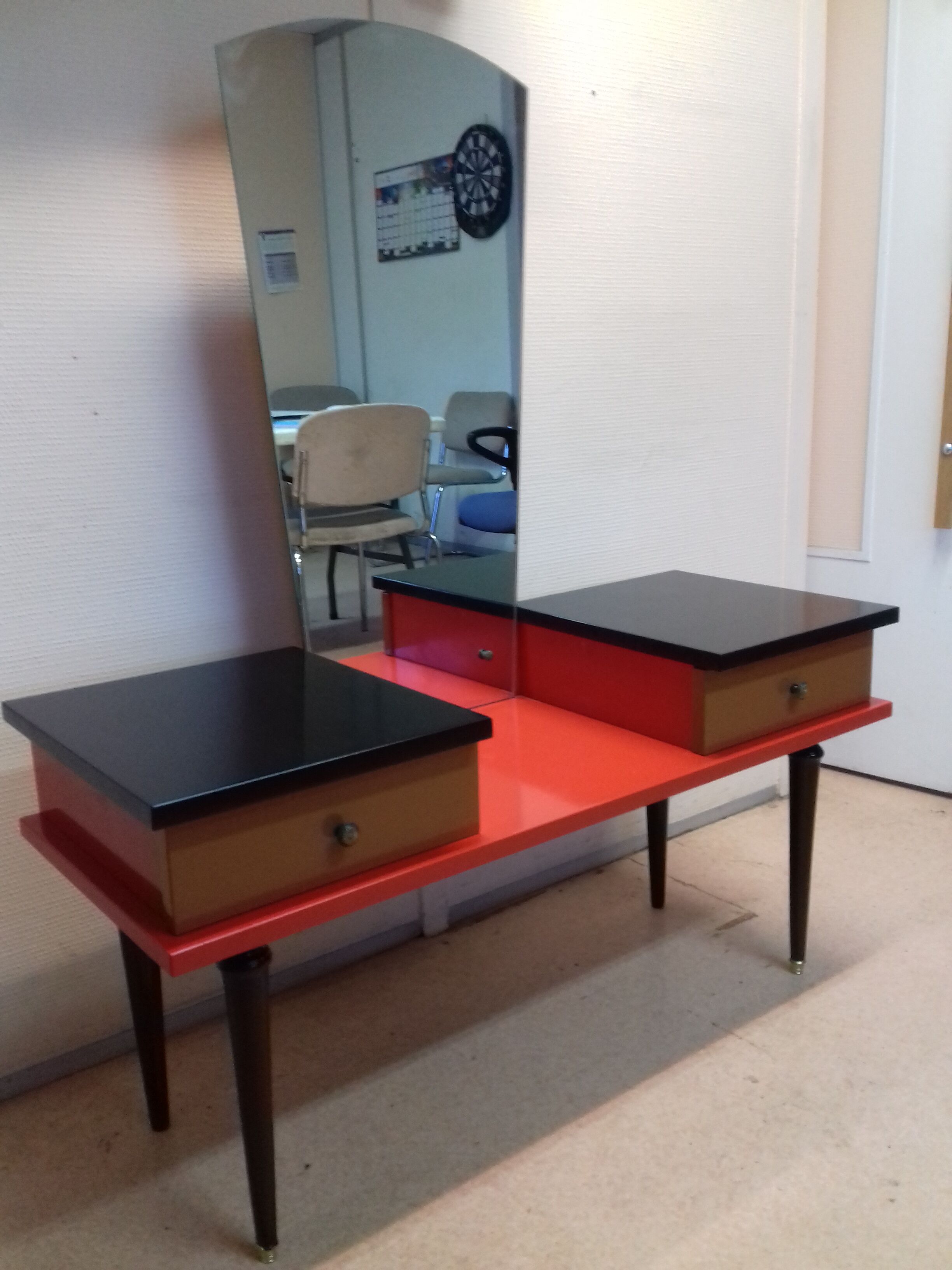 Vintage year 60 relookee coiffeuse