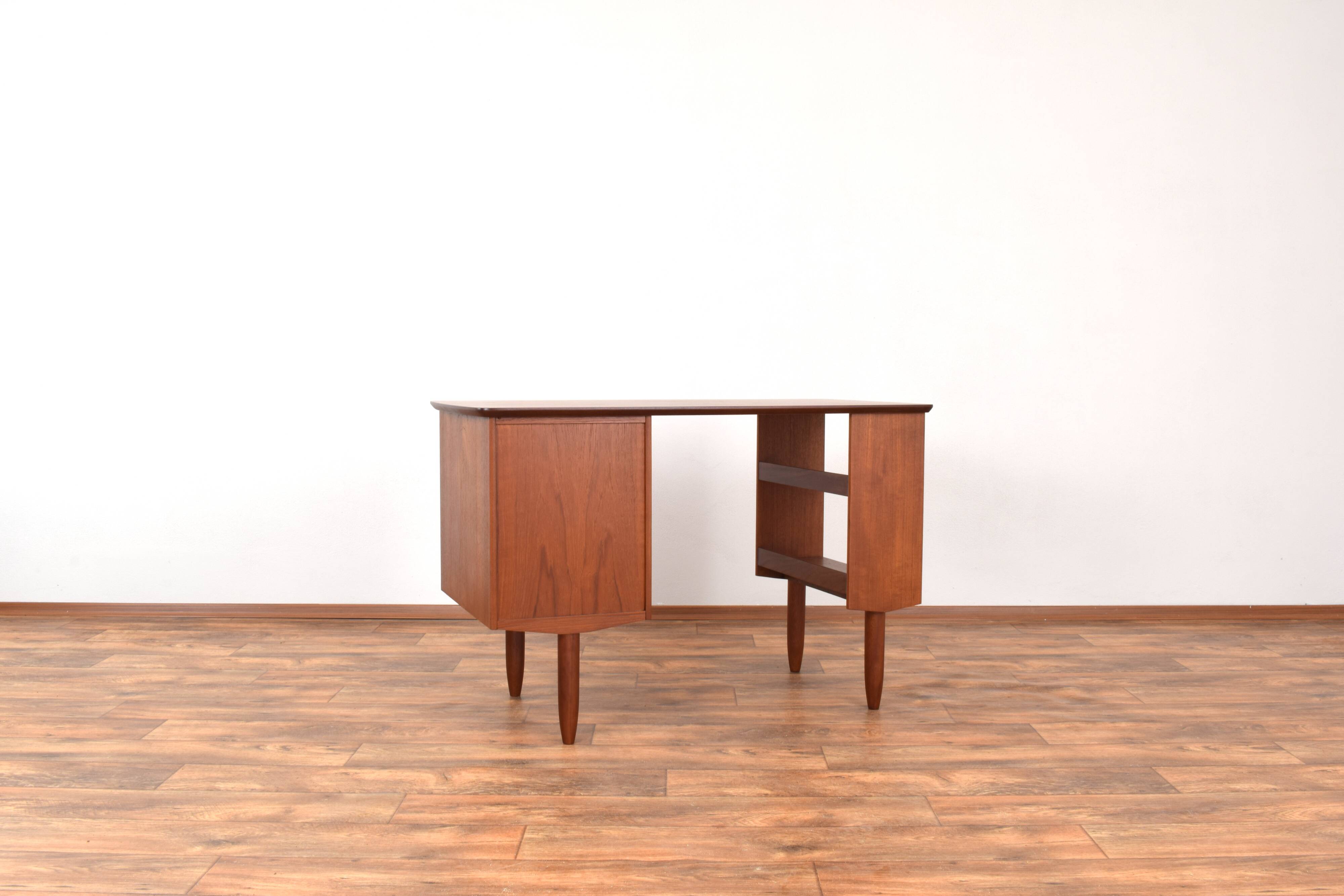 Bureau danois vintage en teck, 1960s