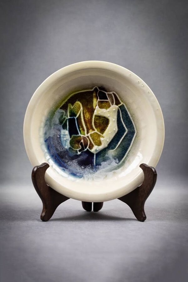 Accolay – assiette faïence émaillée décor abstrait en Cépamine – années 70