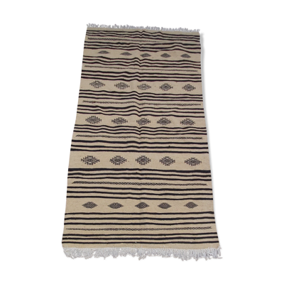 Tapis beige et noir traditionnel tissé à la main