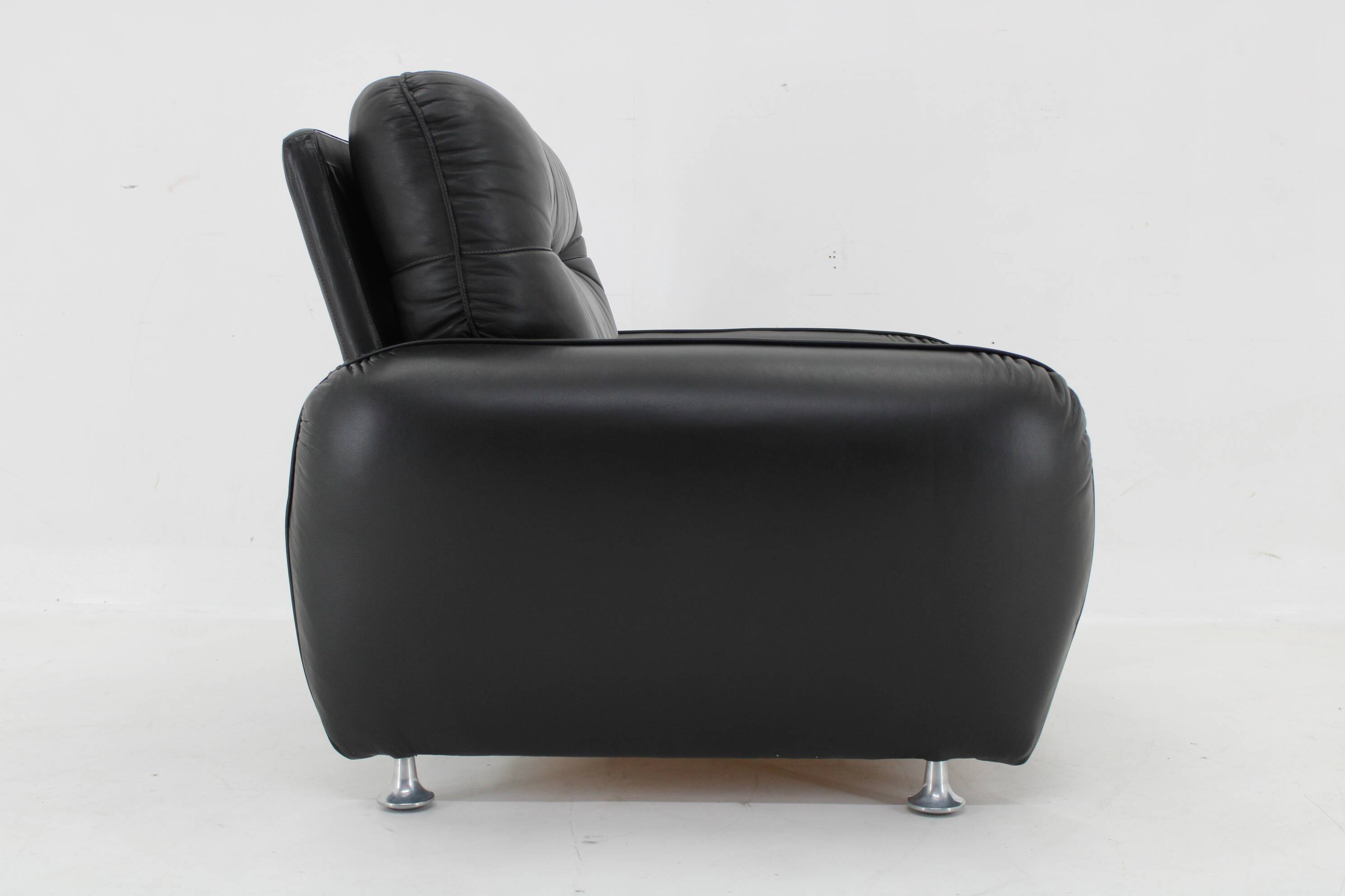 1970s Armchair in Black Leather, Italy