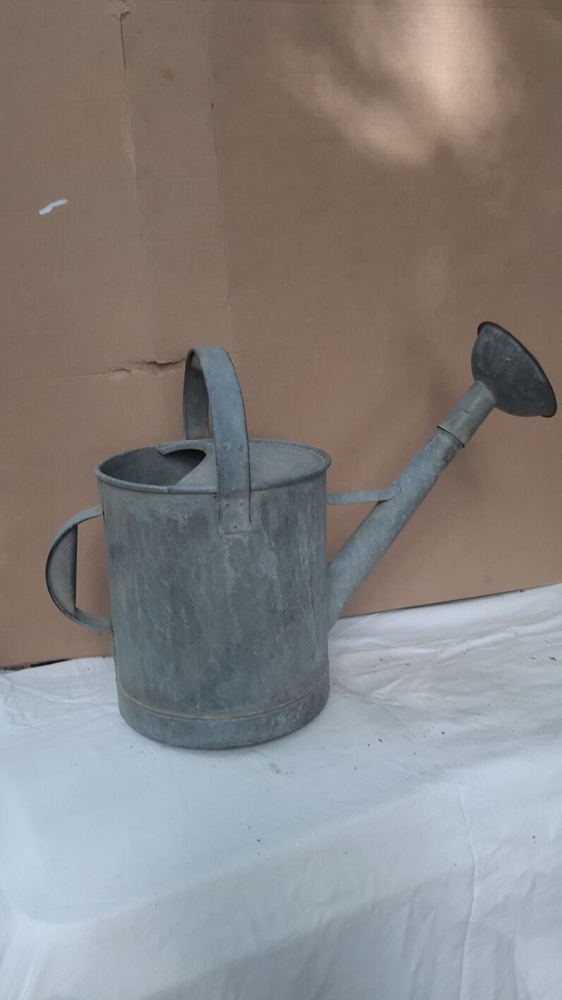 zinc watering can