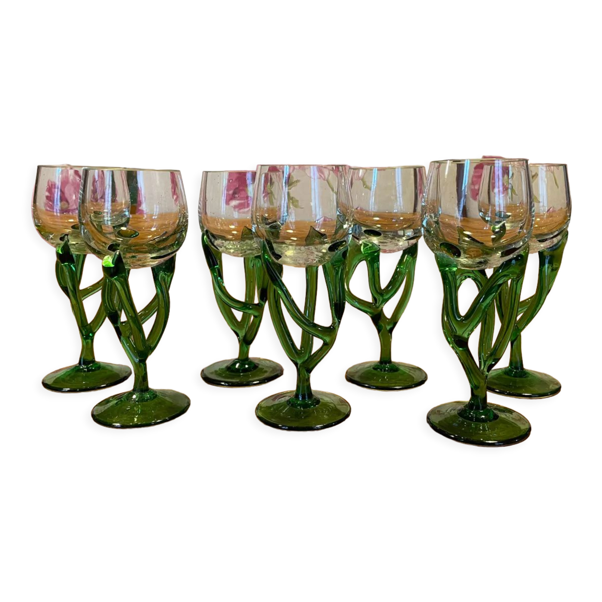 Ensemble de 7 verres à pied d’inspiration alsacienne