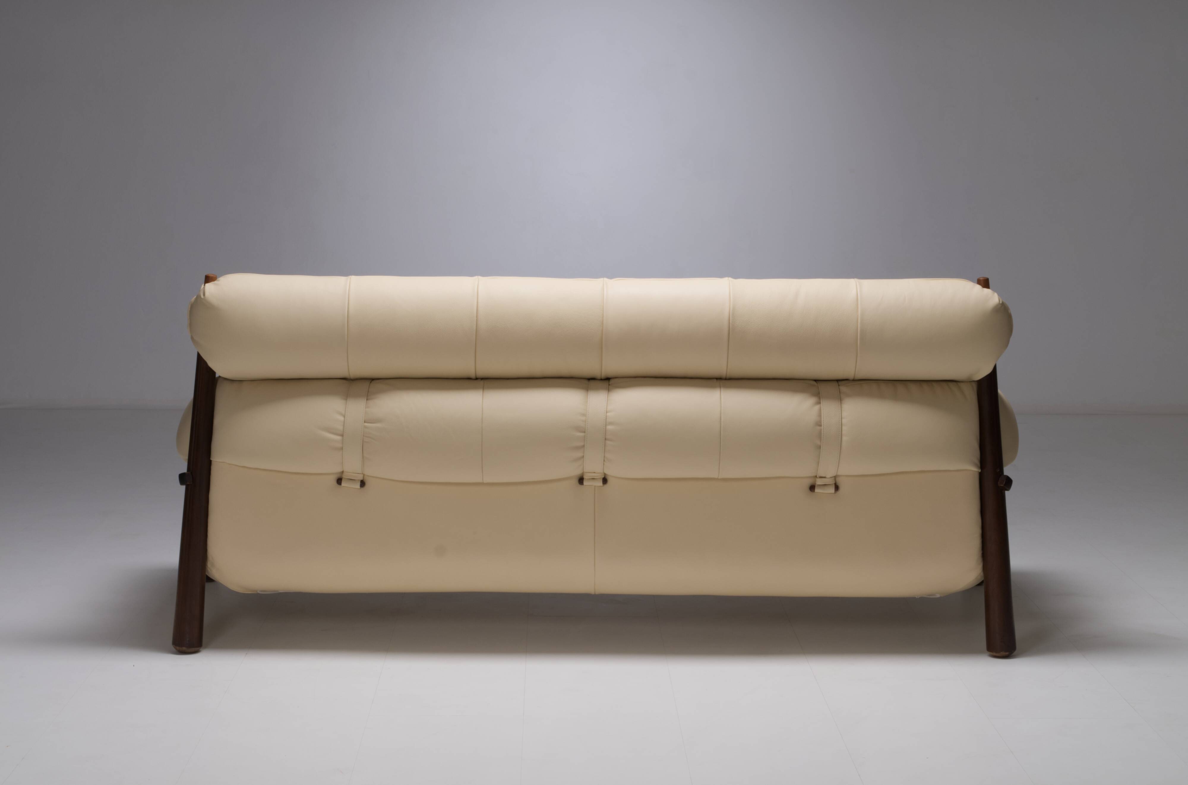 MP81 sofa by Percival Lafer